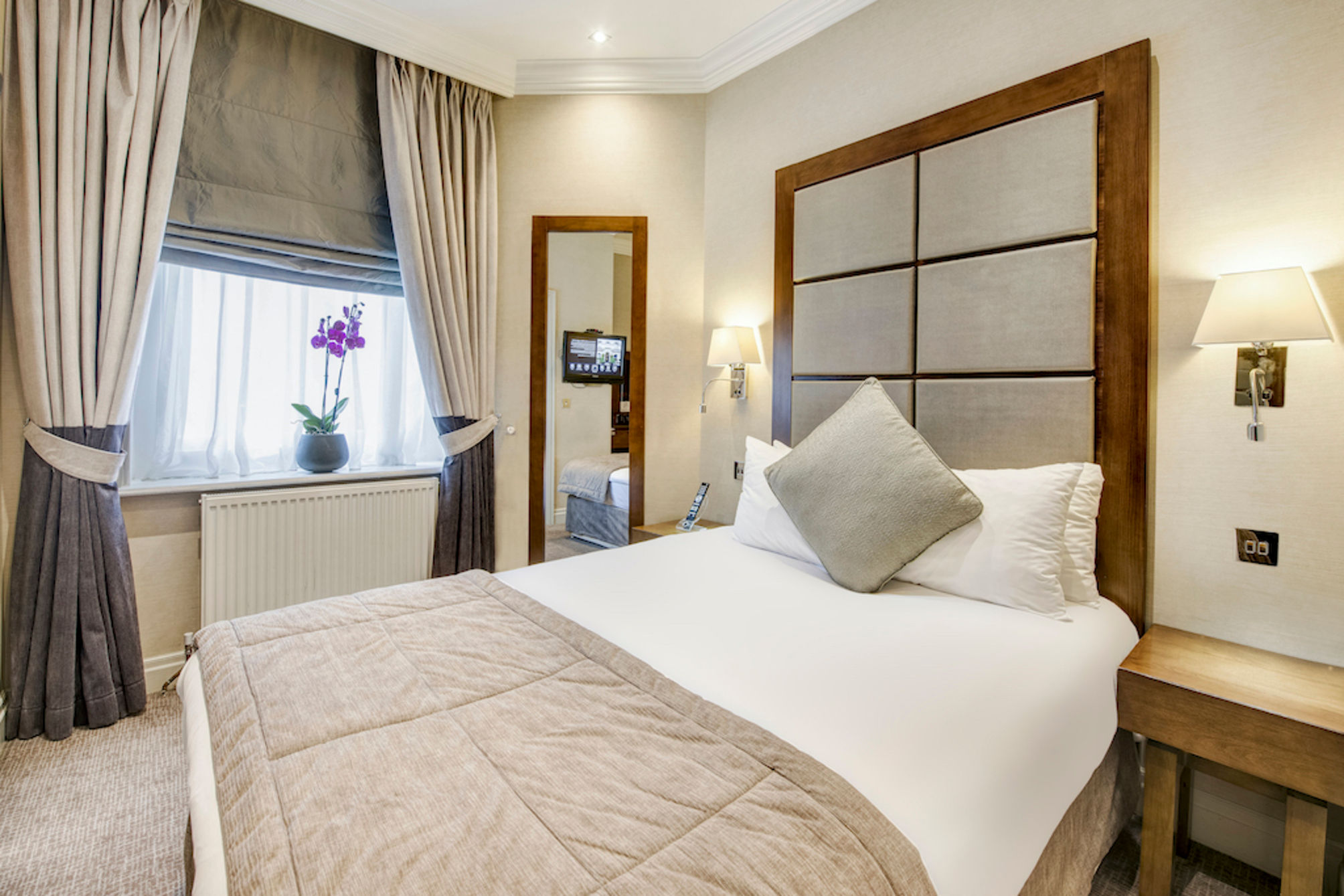Gem Langham Court Hotel 1
