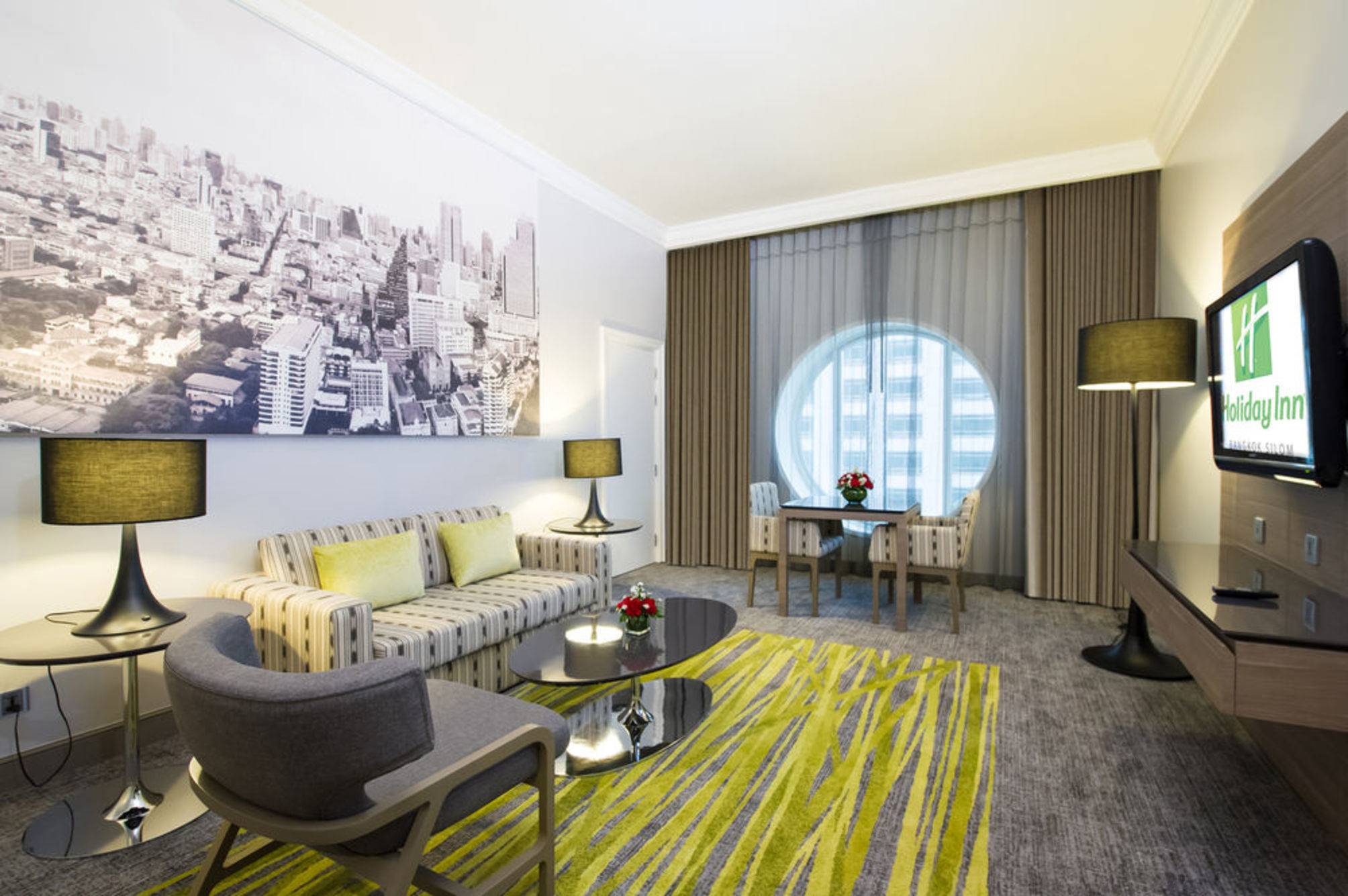 Holiday Inn BANGKOK SILOM by IHG 1