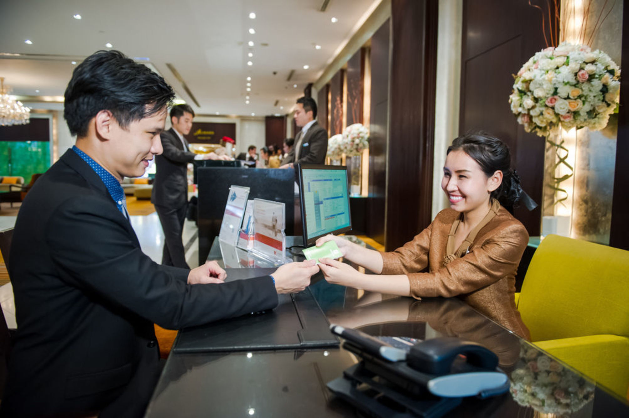 Holiday Inn BANGKOK SILOM by IHG 2
