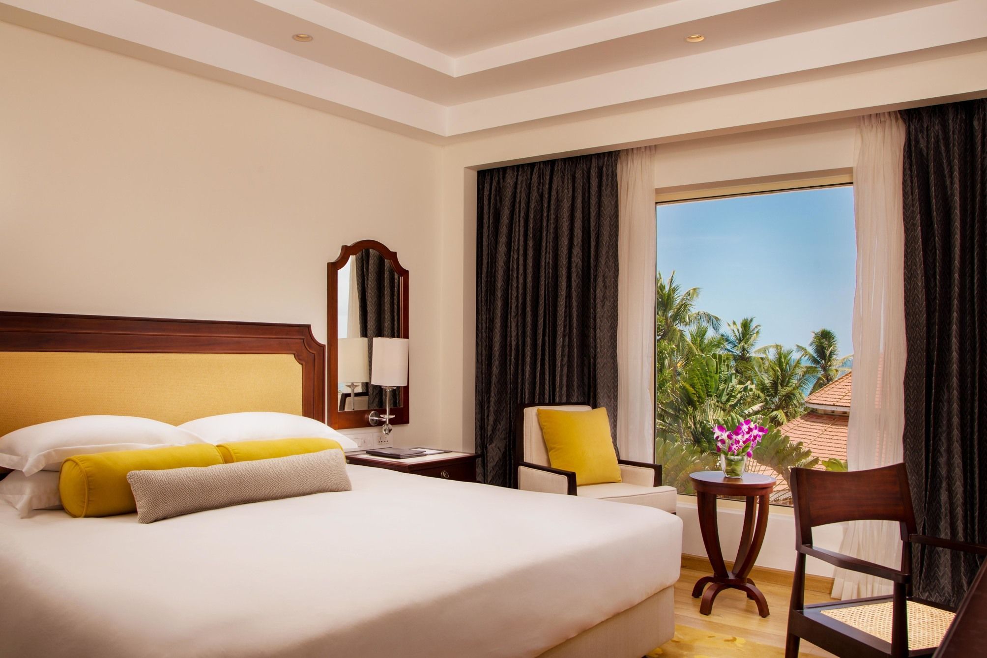 Luxury Room City View King Bed