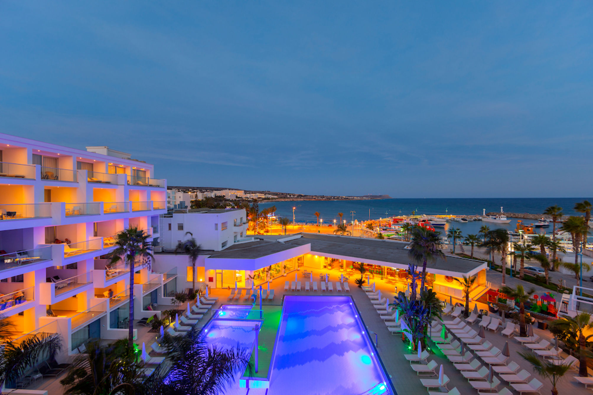 Limanaki Beach Hotel & Suites 2