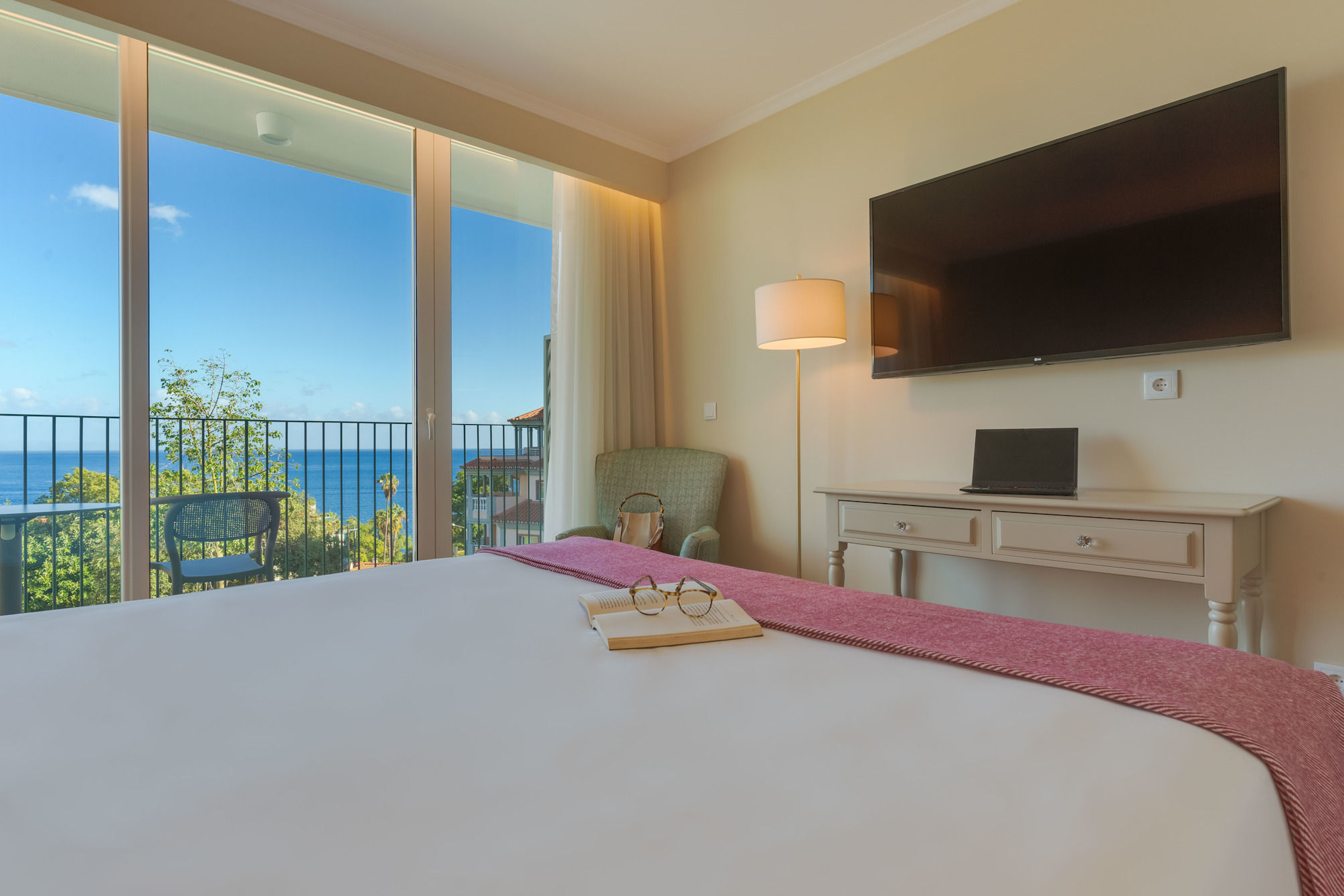 Room with Partial Sea View Balcony