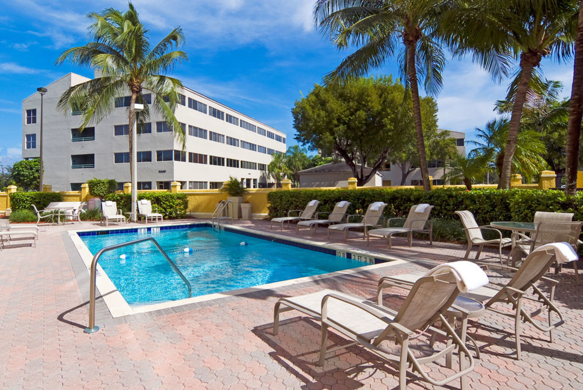 Holiday Inn Express & Suites KENDALL EAST - MIAMI by IHG 2