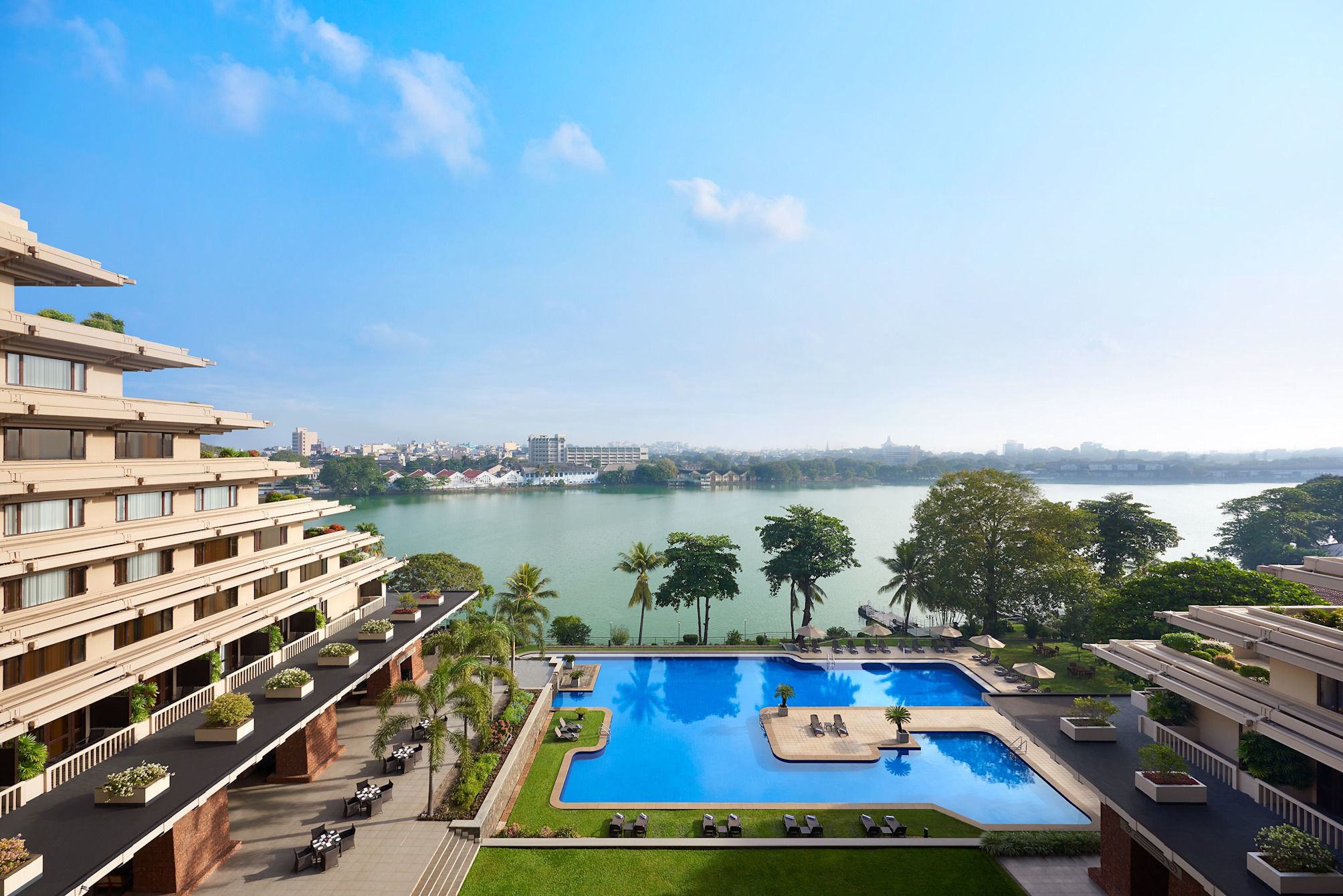 Cinnamon Lakeside 2