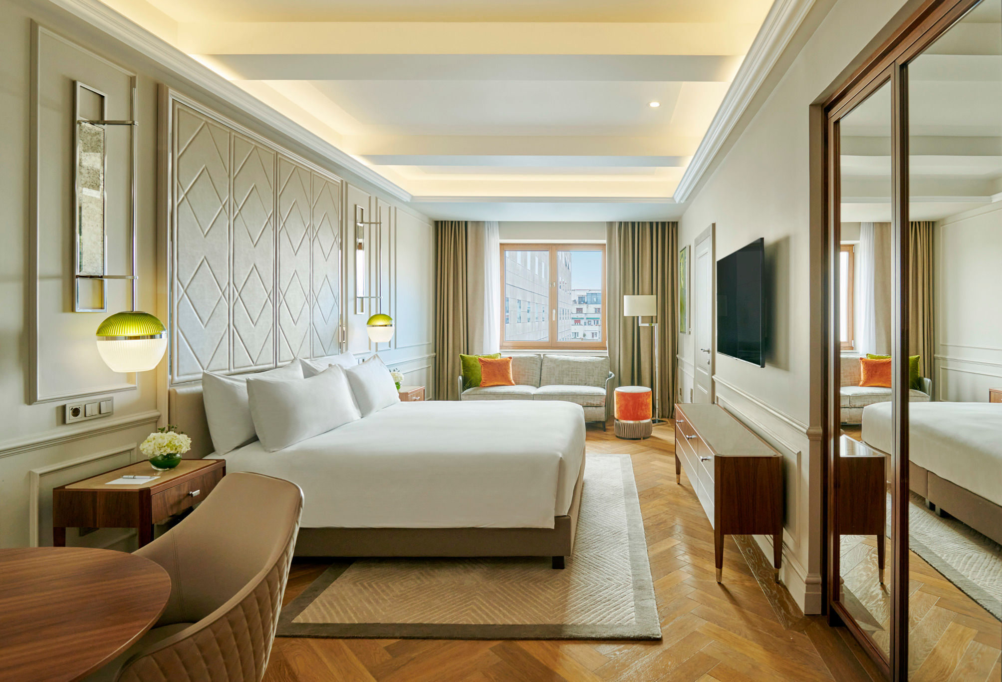 1 king premium corner room