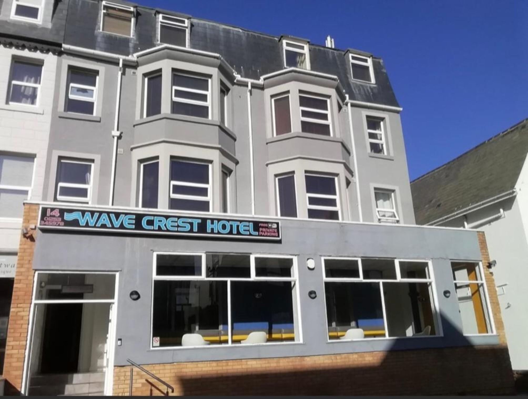 OYO Wave Crest Hotel 1