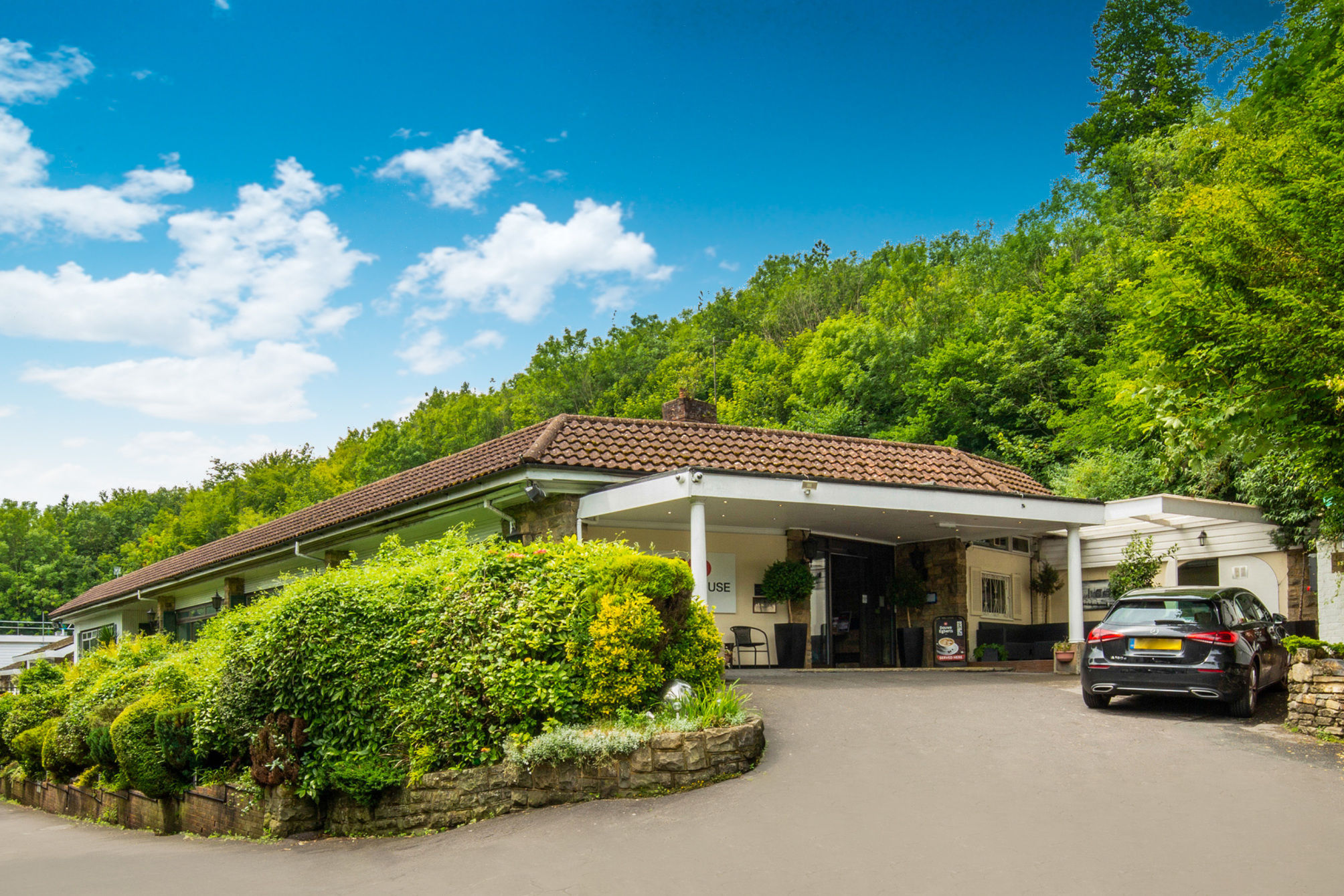 The Bridge House Hotel 1