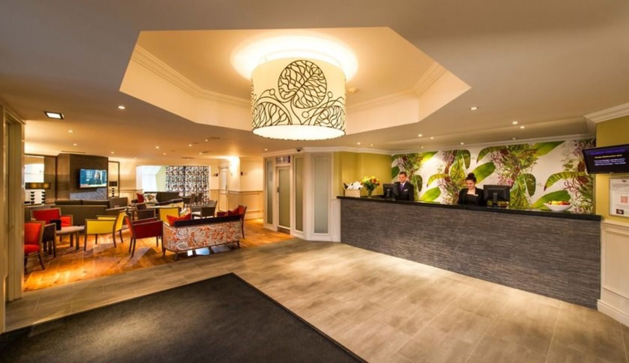 Paris - Glasgow - Leonardo Inn Glasgow West End - Glasgow