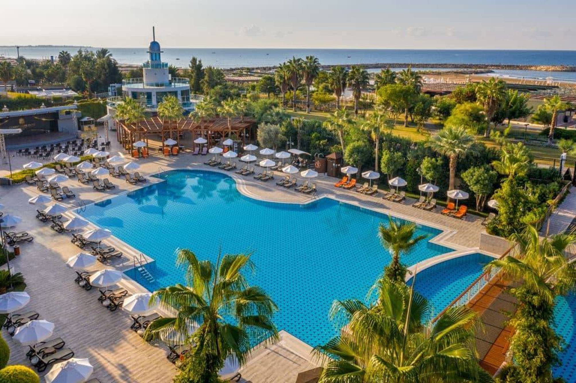 Commodore Elite Suites & Spa Hotel 2