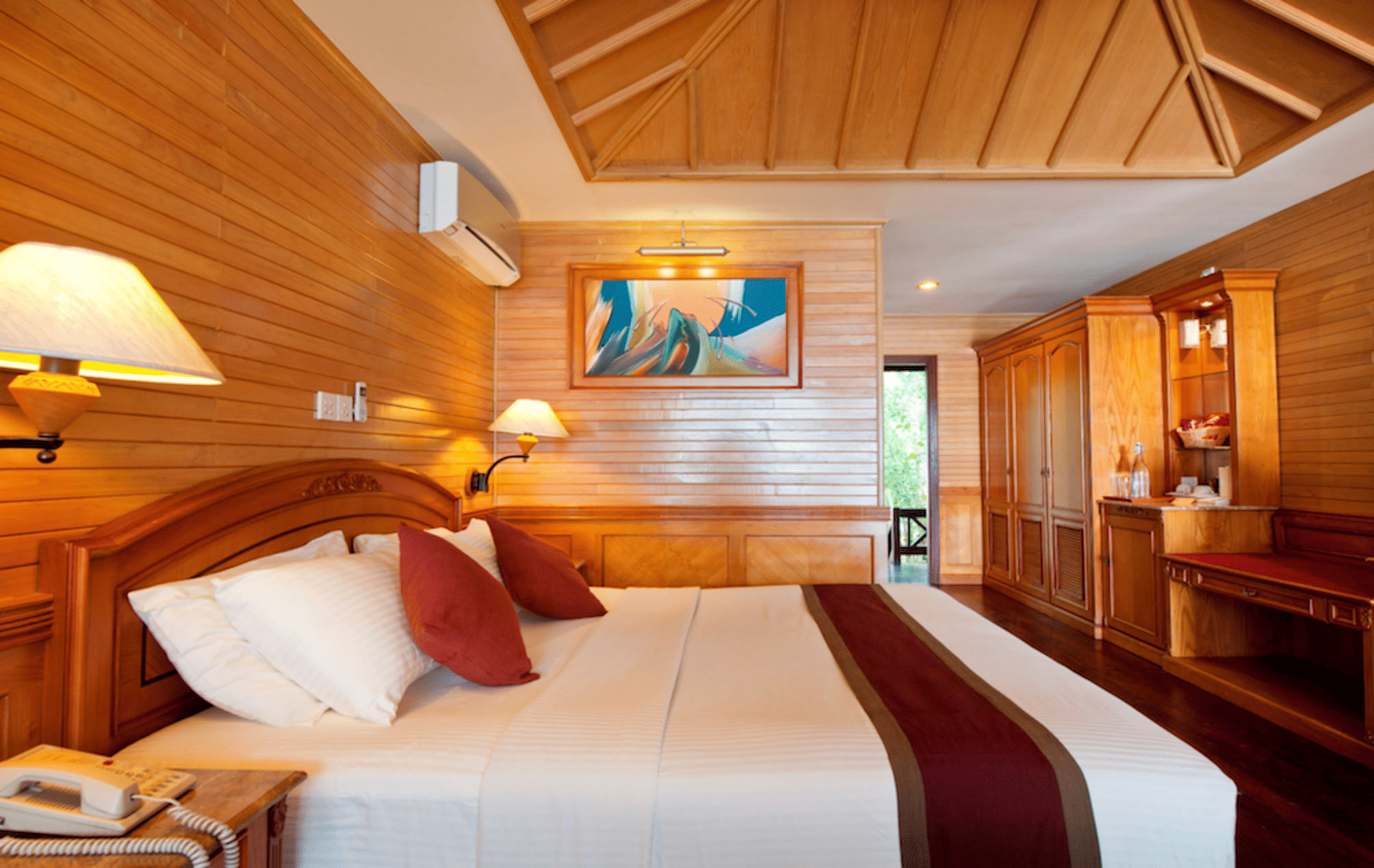 Royal Island All-inclusive Resort - at Baa Atoll Biosphere Reserve 2