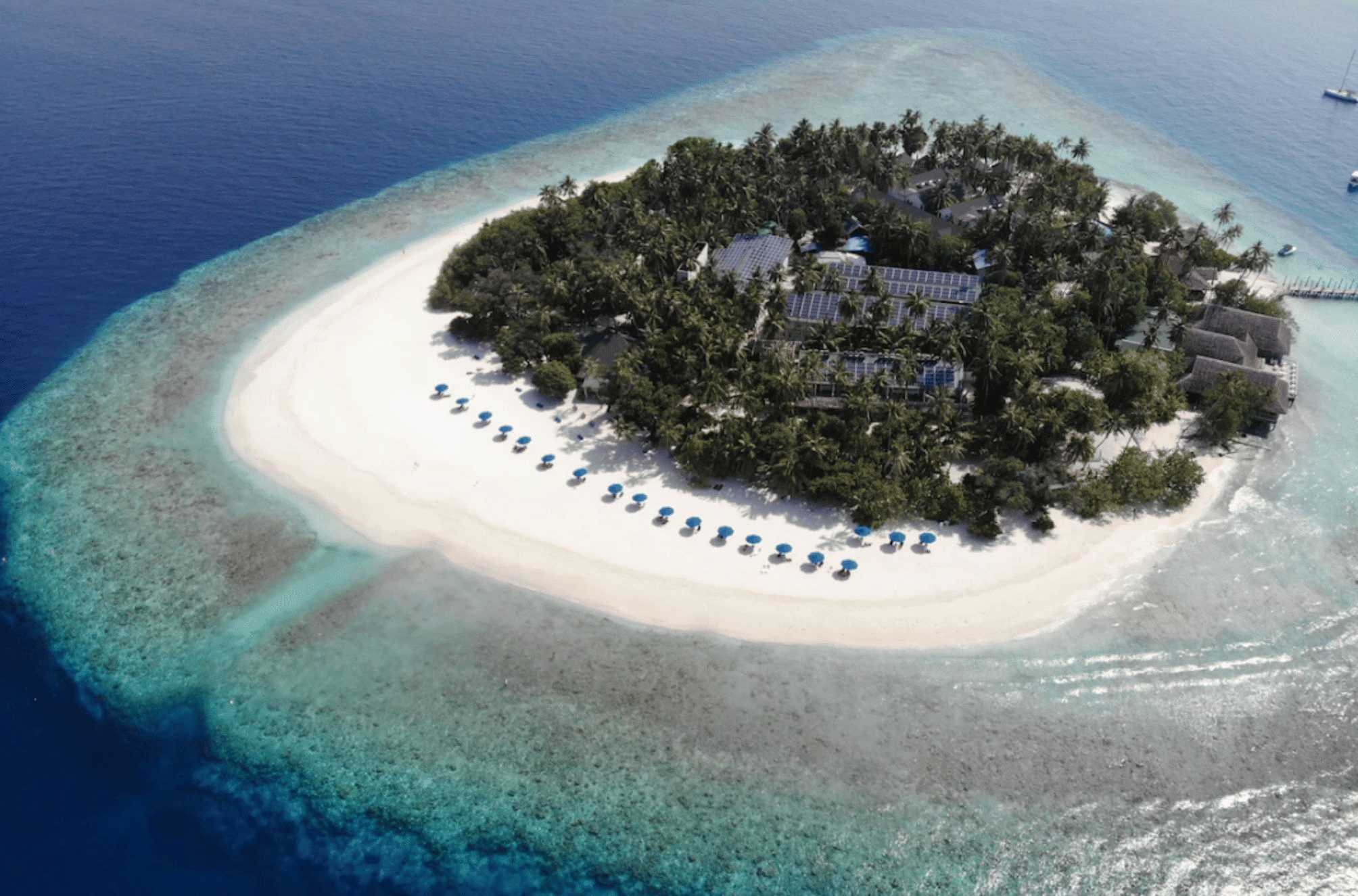 Malahini Kuda Bandos Resort 1