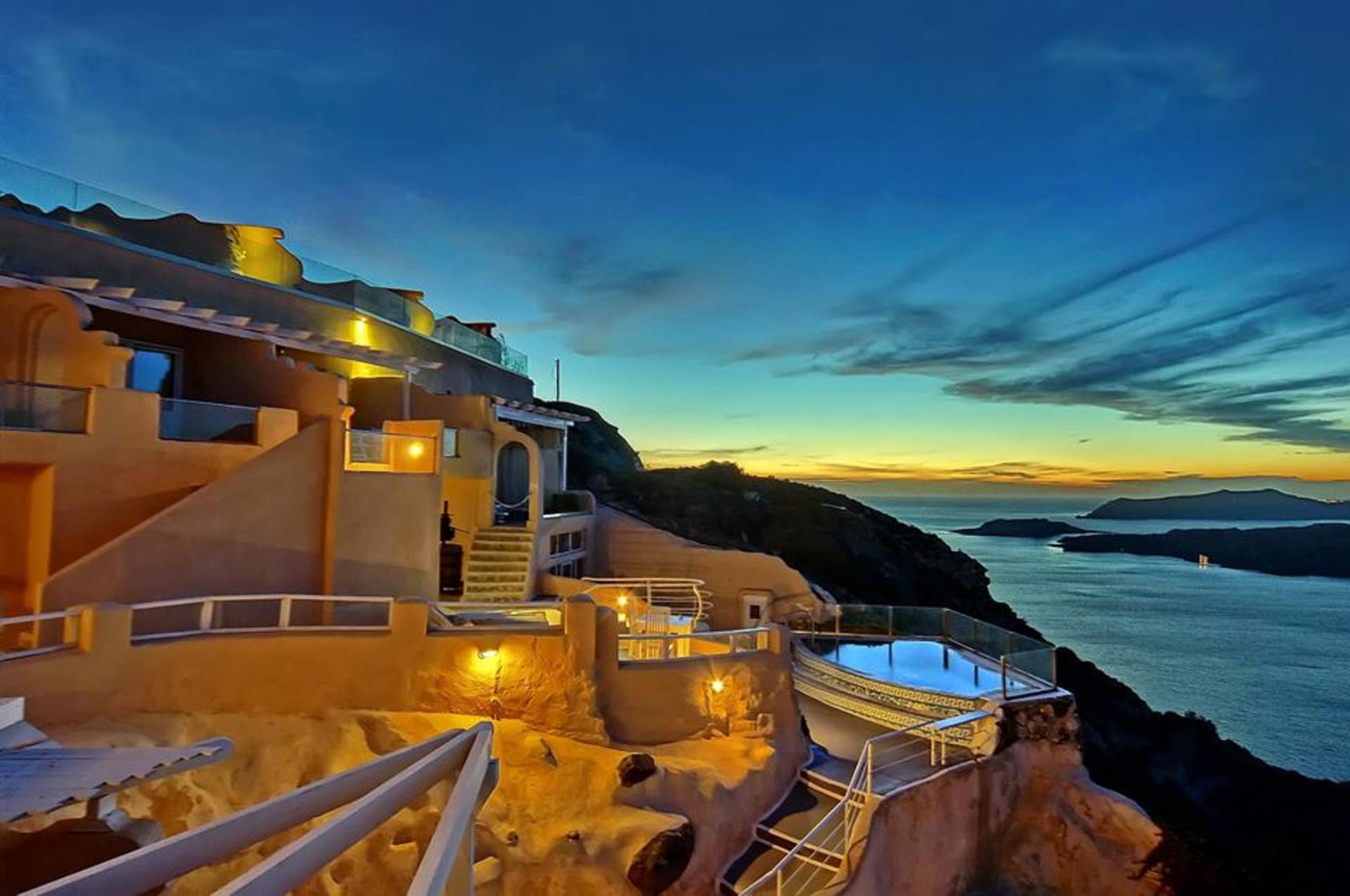 Suites of the Gods Cave Spa Hotel 2