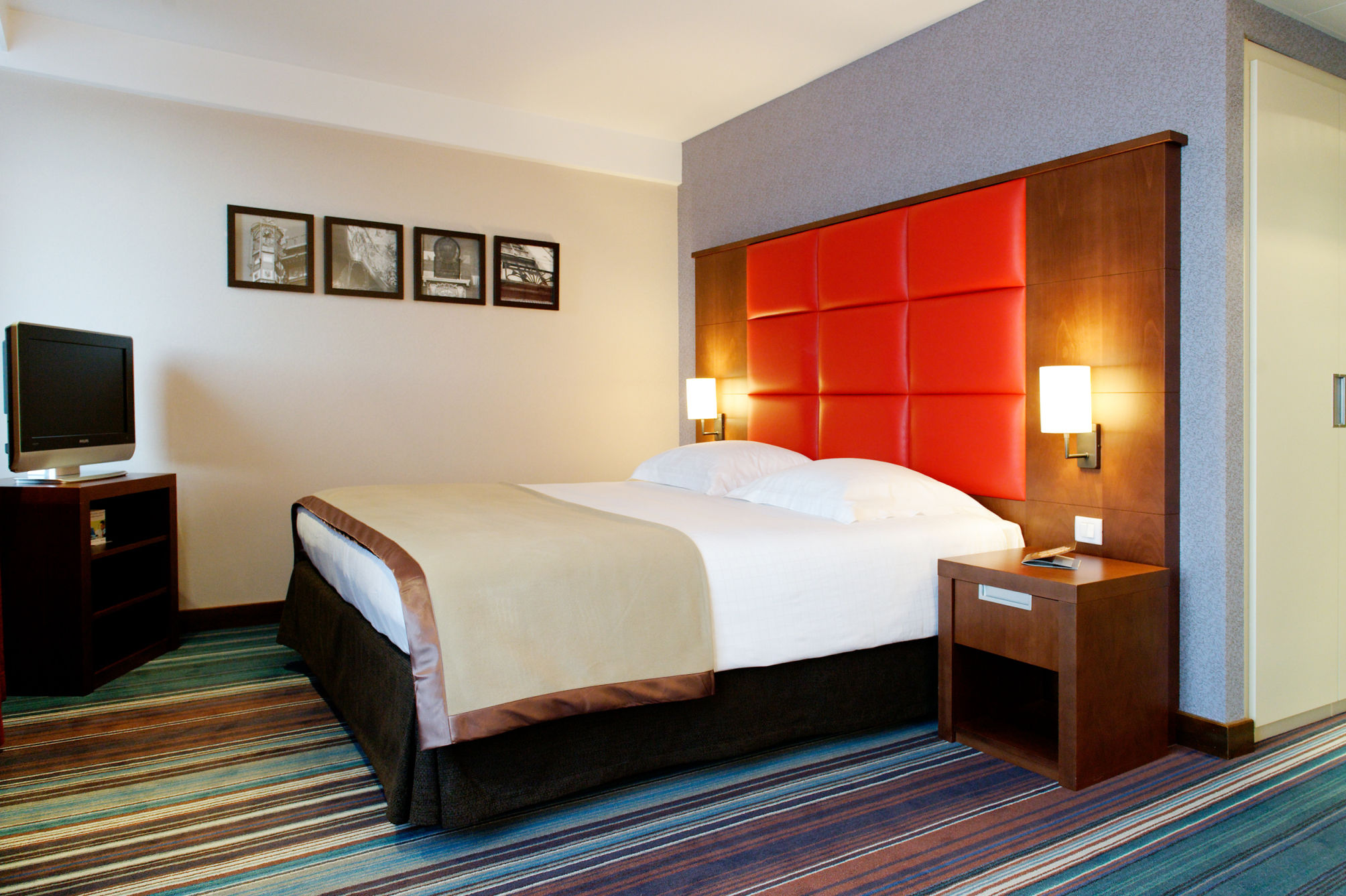 New Hotel Charlemagne 1