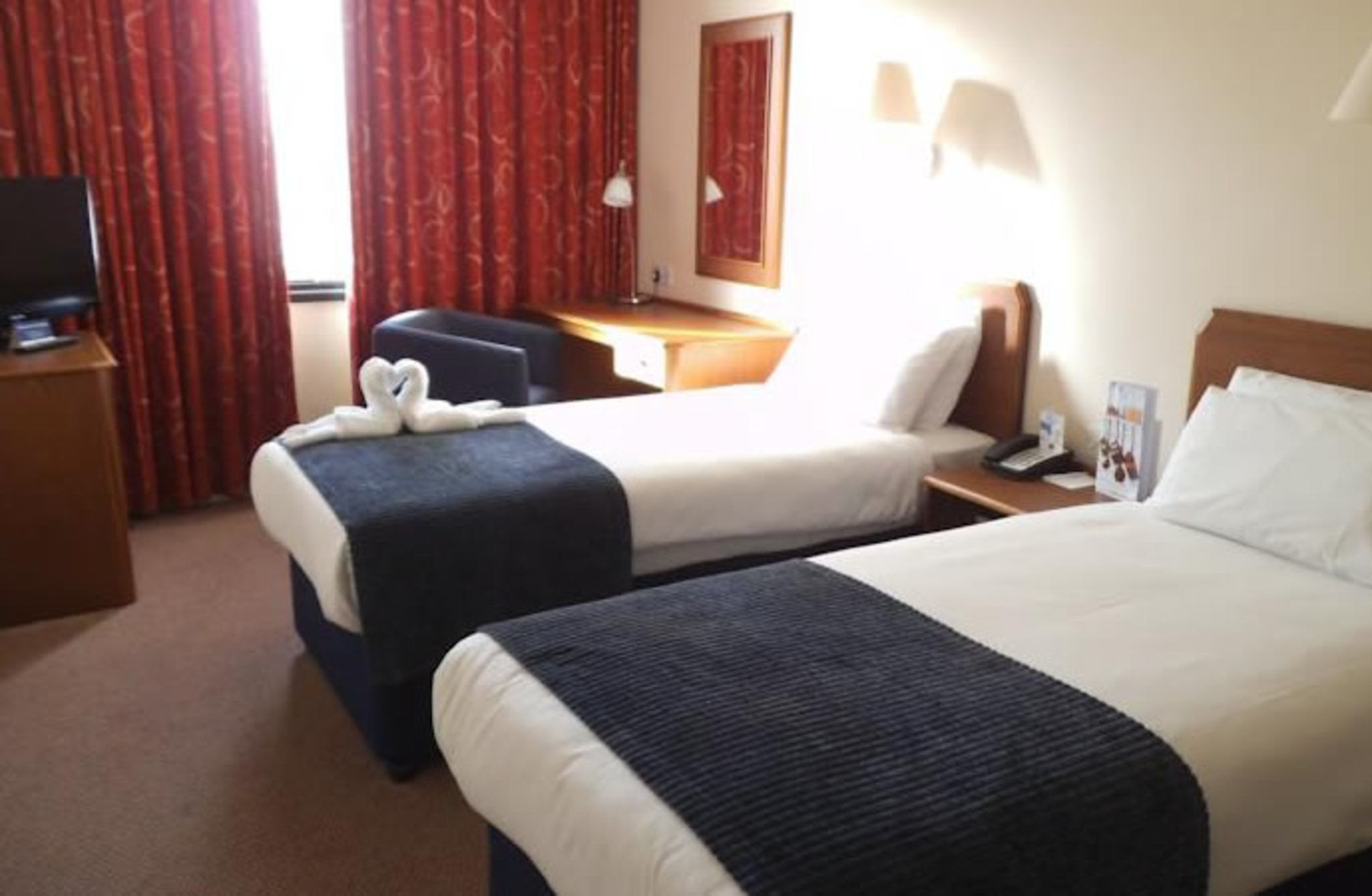 Airport Inn Gatwick 1