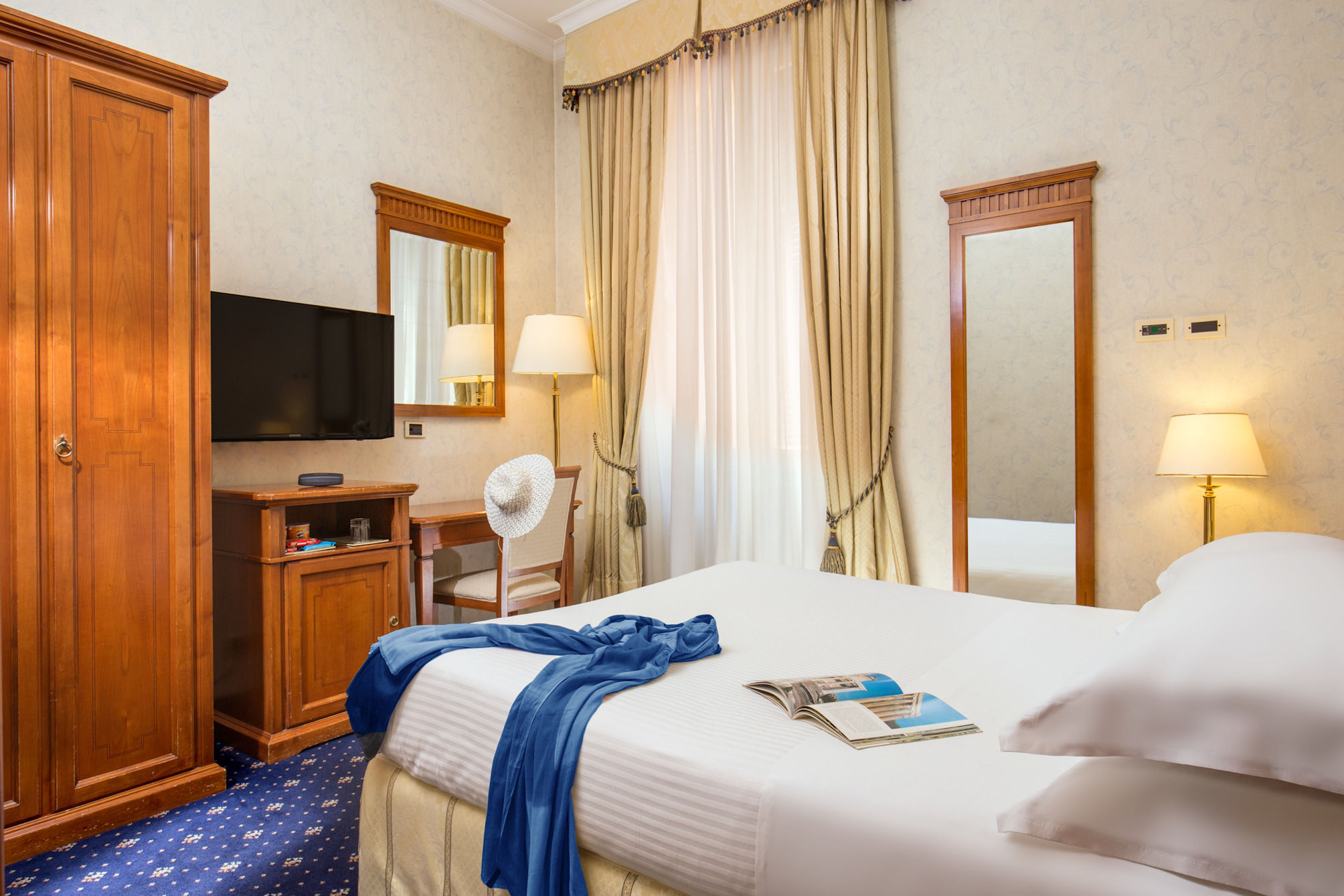 Classic Double Room