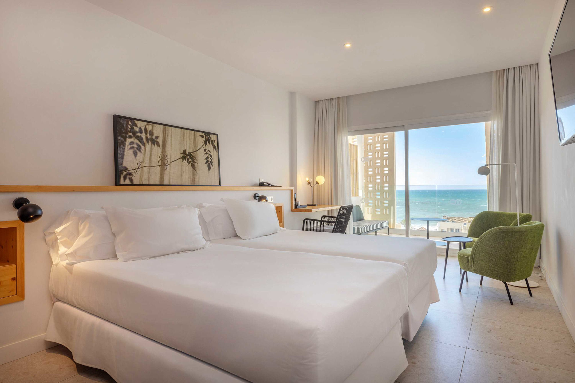 Double Room with Balcony and Partial Sea View