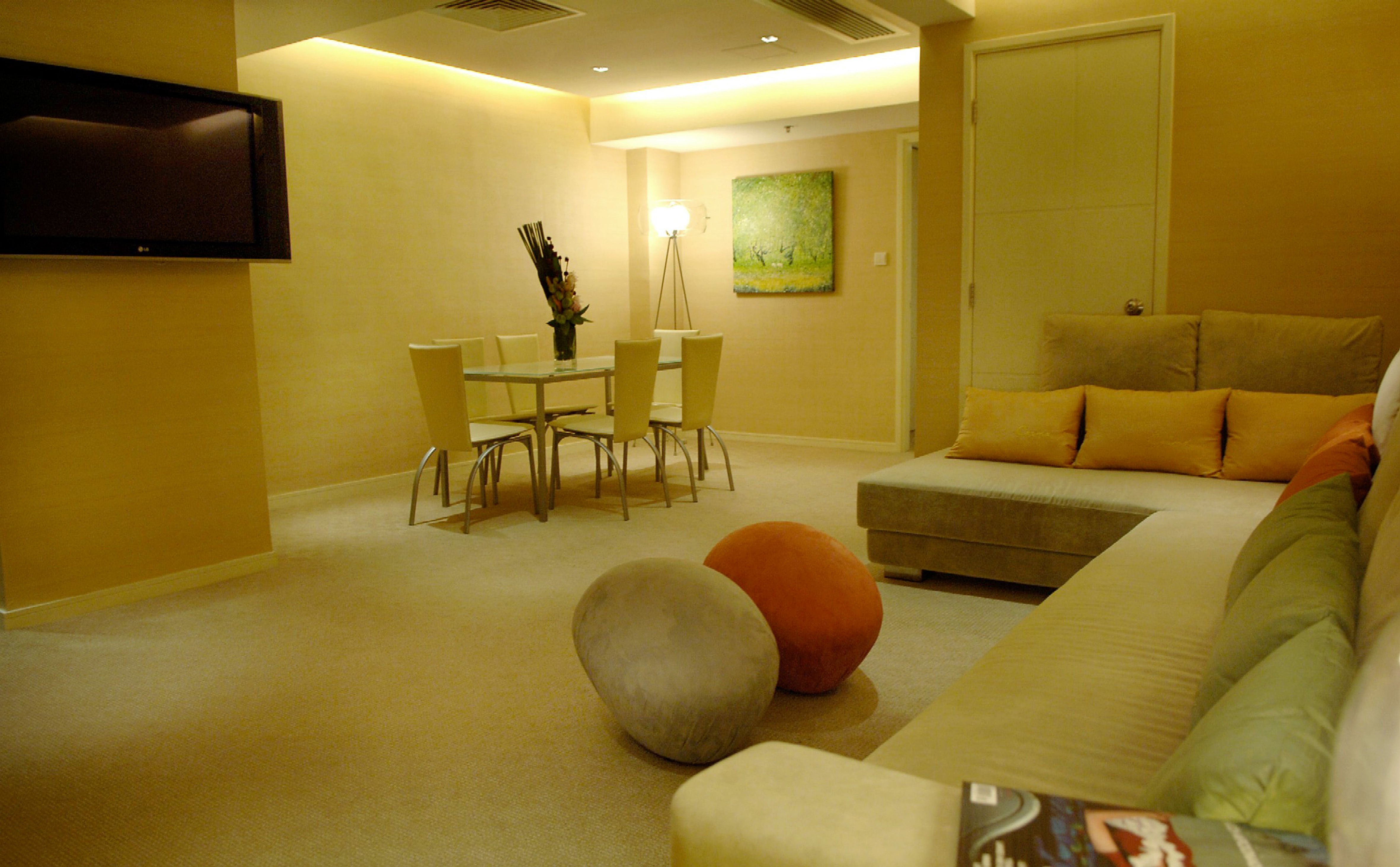 Cosmo Hotel Hong Kong by Dorsett Hotels 2