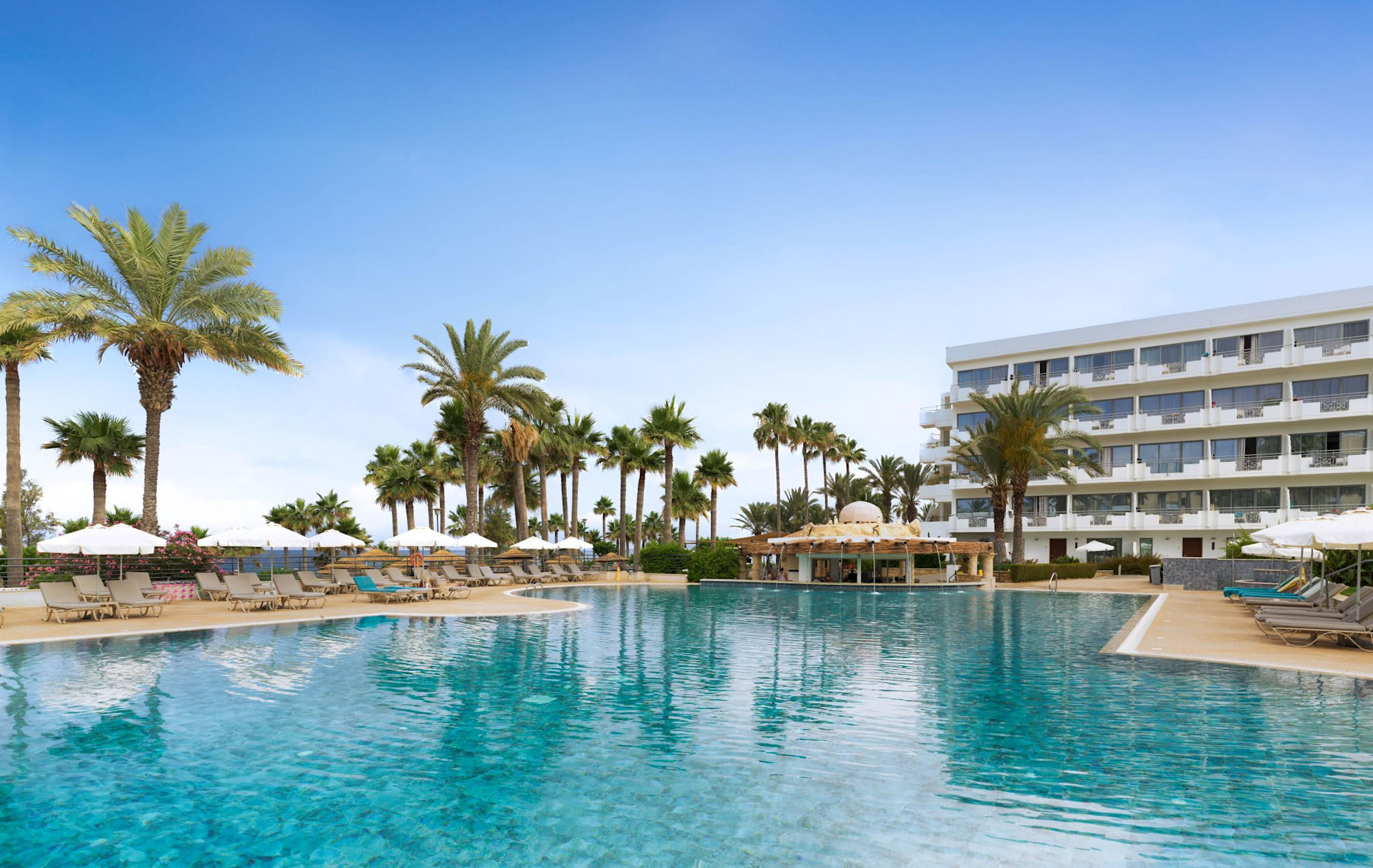 St George Beach Hotel & Spa Resort 1