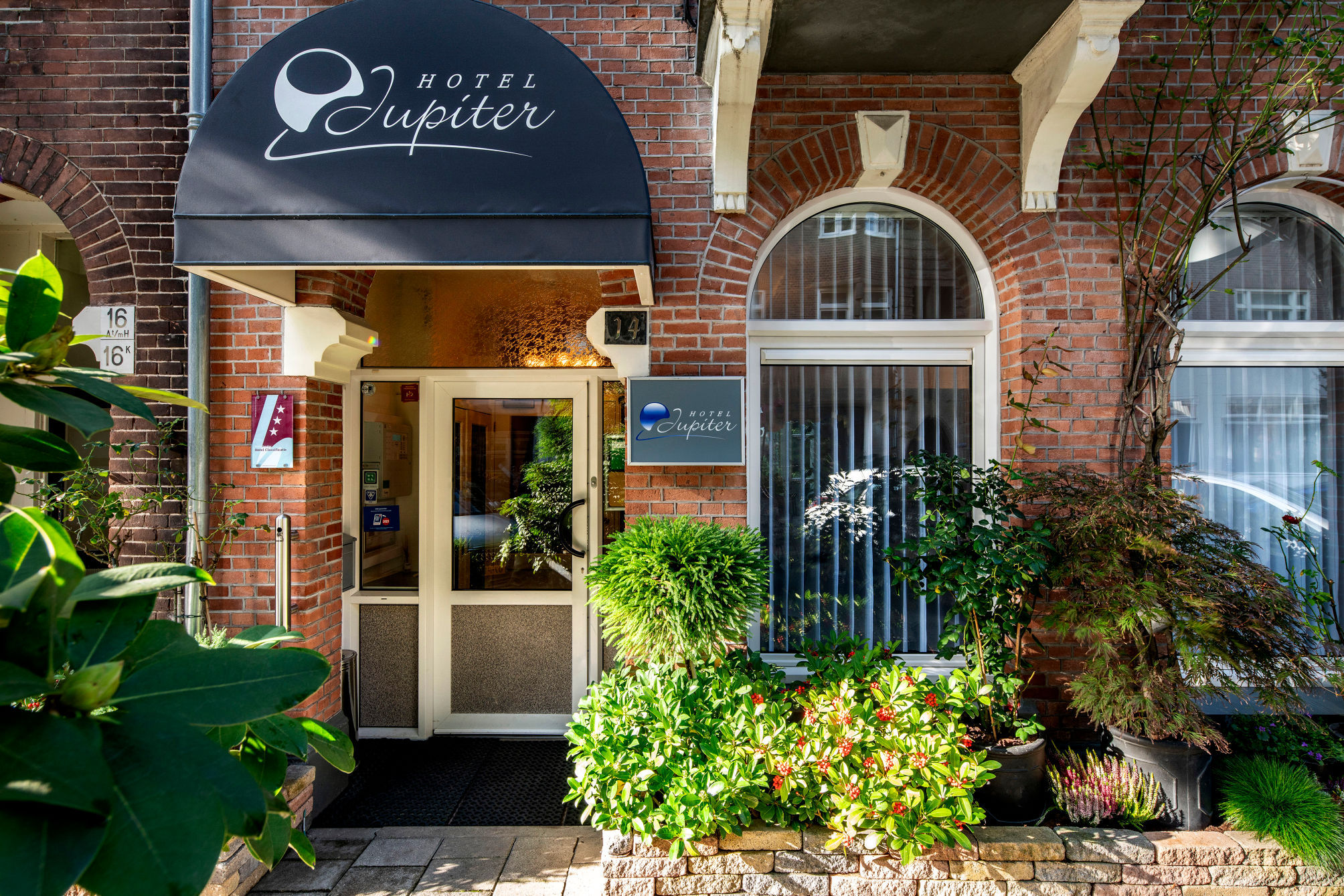 Jupiter Hotel 1