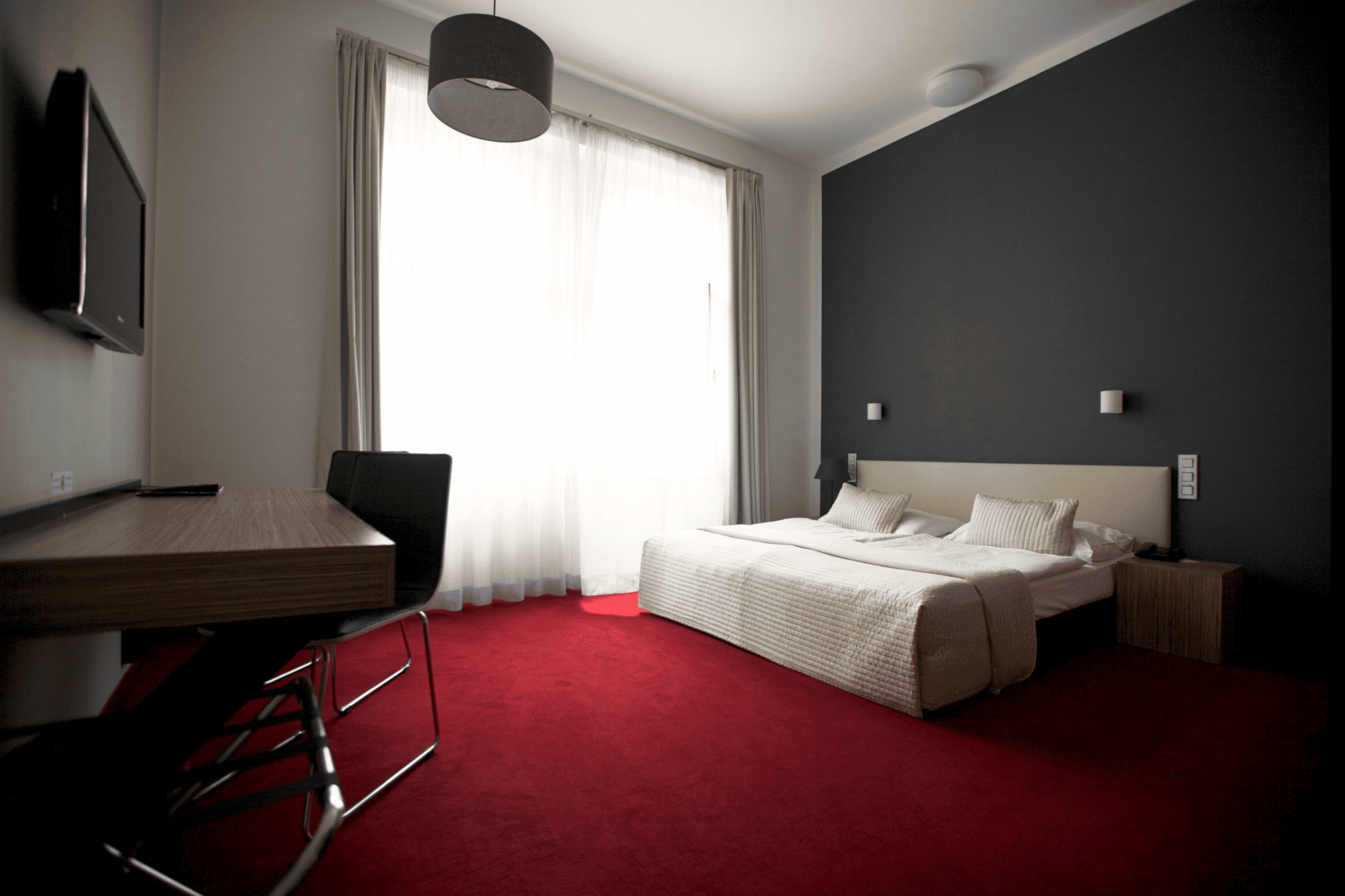 Hotel Noir 2