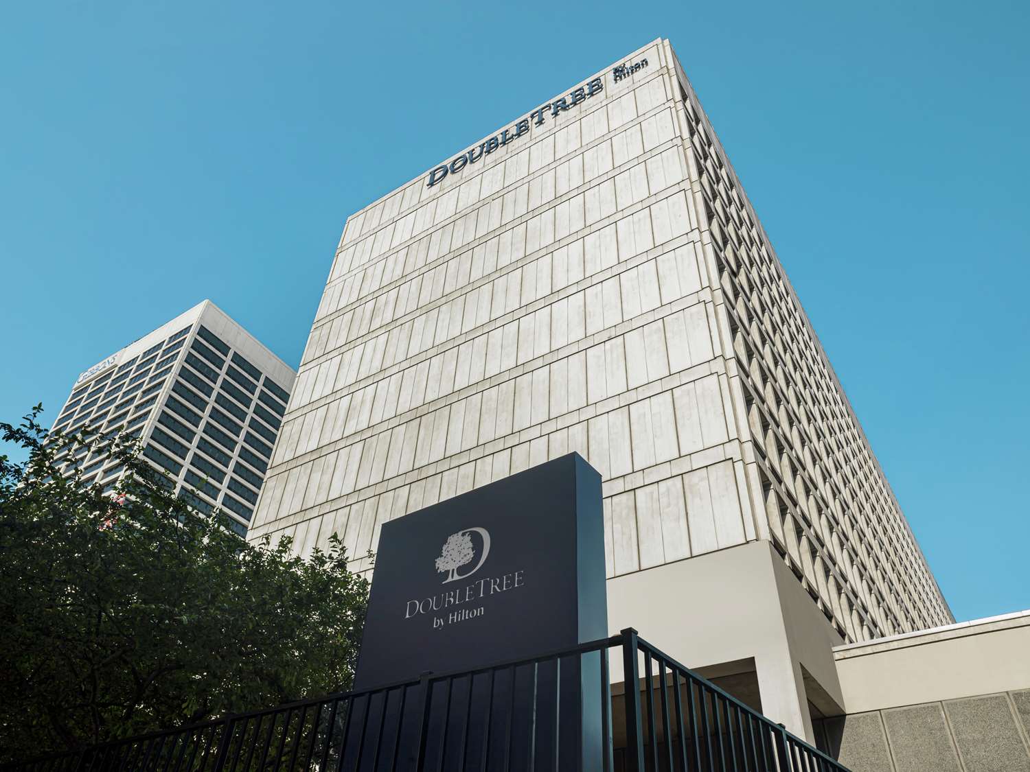 DoubleTree by Hilton Newark Penn Station 2