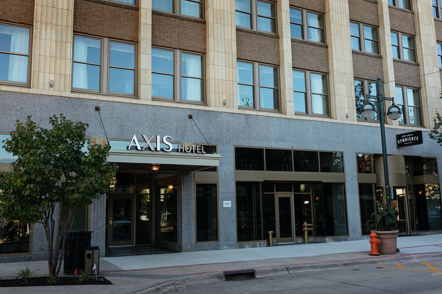 The Axis Moline Hotel, Tapestry Collection By Hilton 1