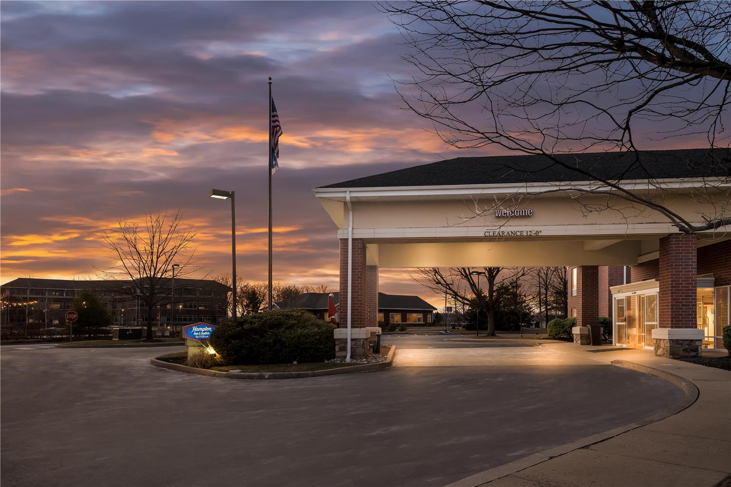 Hampton Inn & Suites Newtown 2