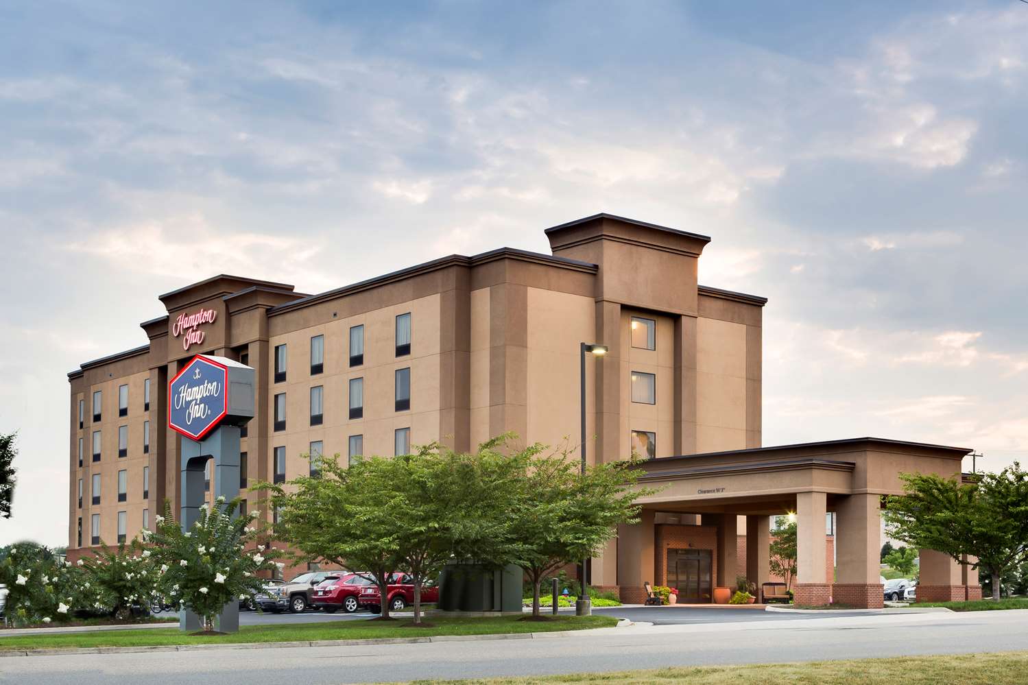 Hampton Inn Harrisonburg - South 1