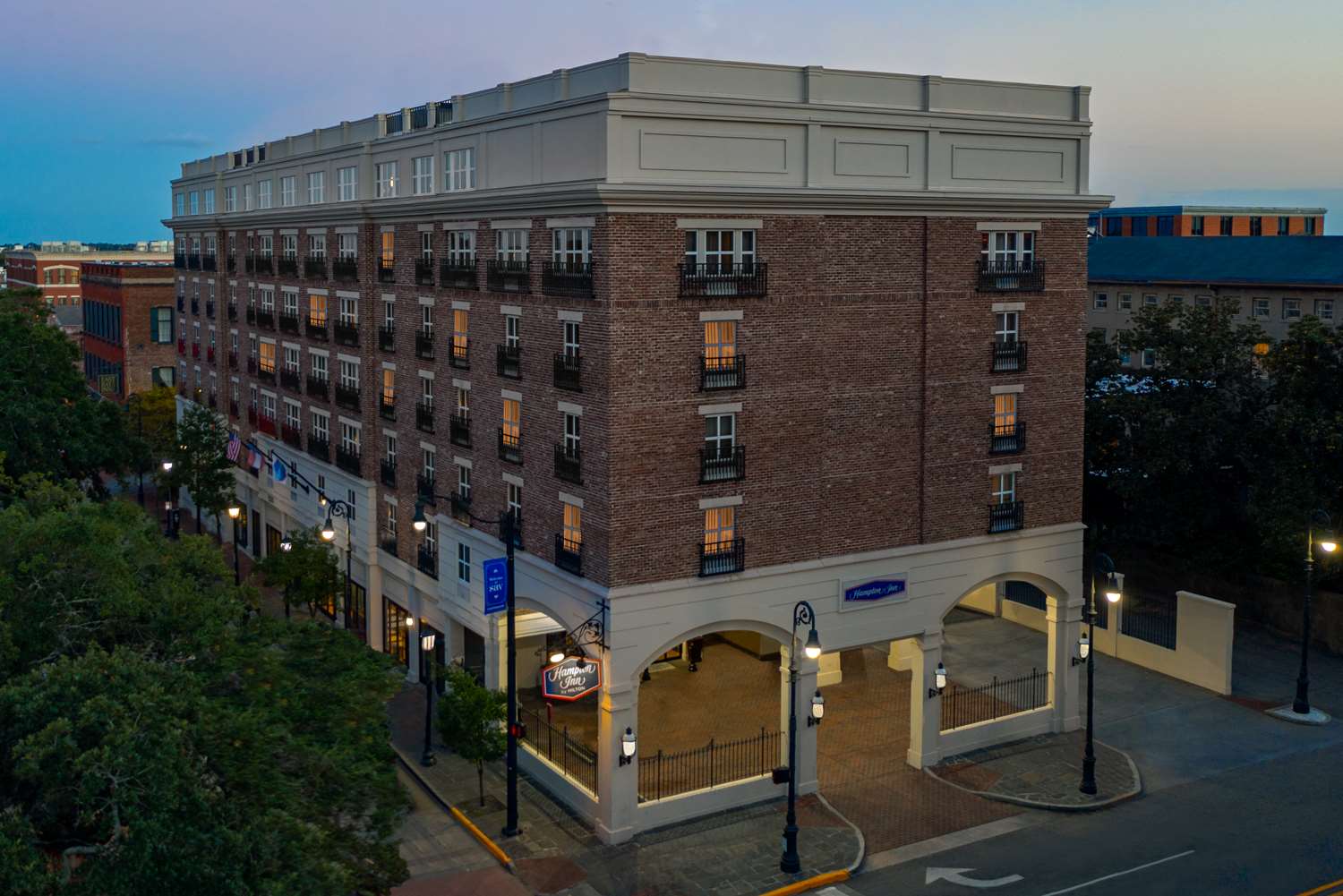 Hampton Inn Savannah Historic District 1
