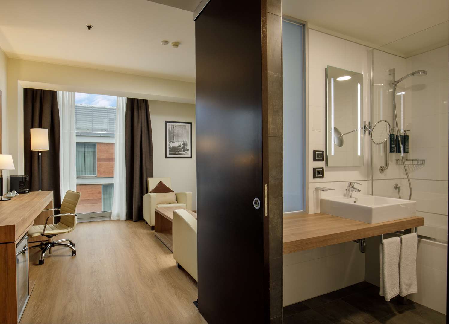 SUITE PARLOUR ROOM