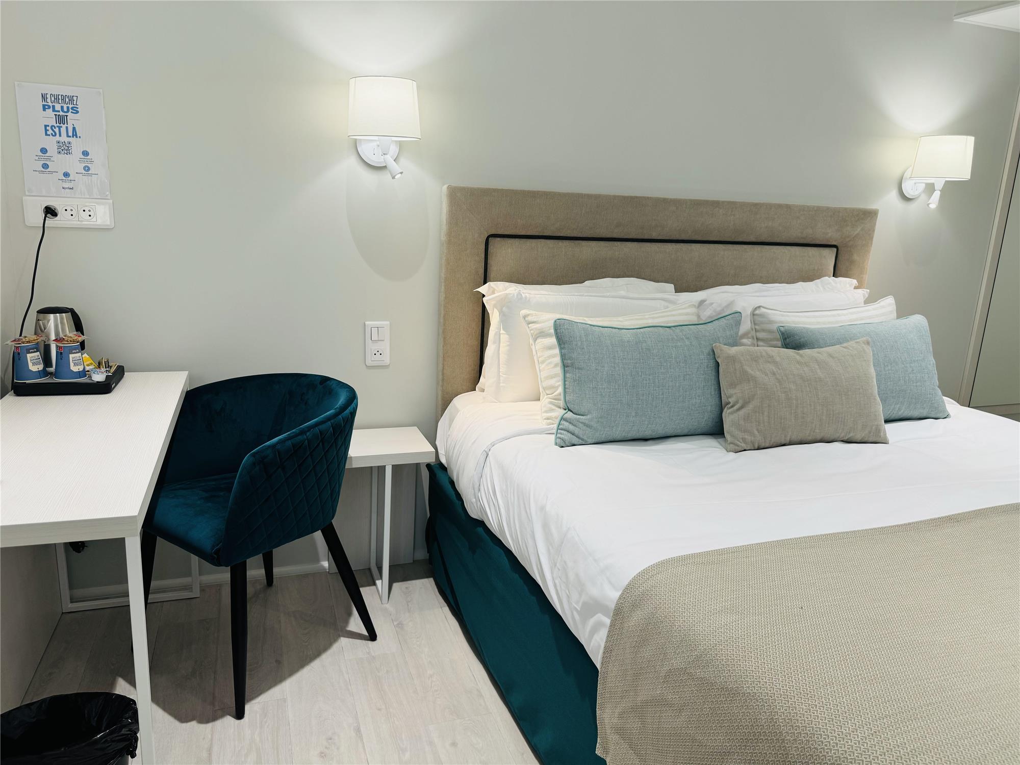 Kyriad Saumur Hyper Centre Hôtel, Appartements, Séminaires et SPA soins Sothys Paris 1