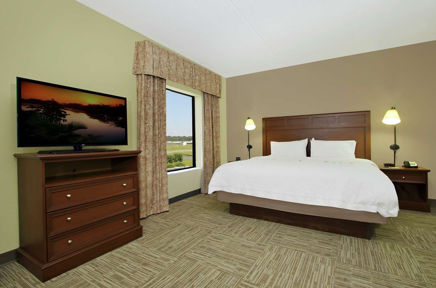 Non-smoking suite
