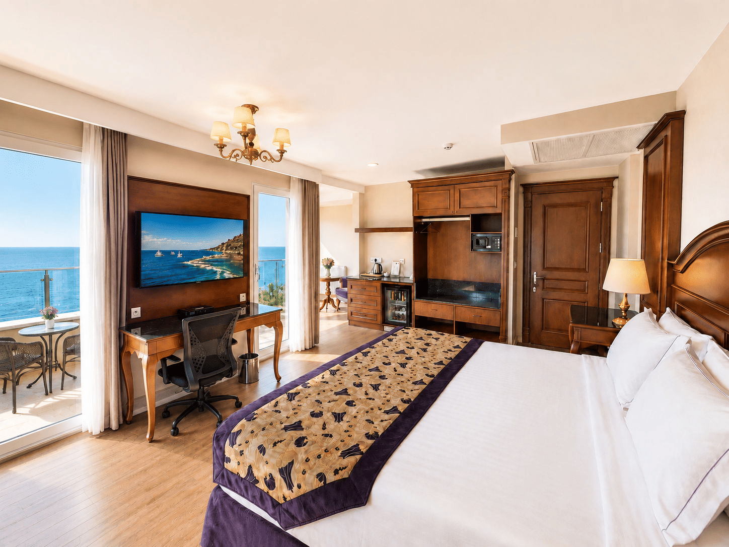 Premier Room with Sea View and balcony
