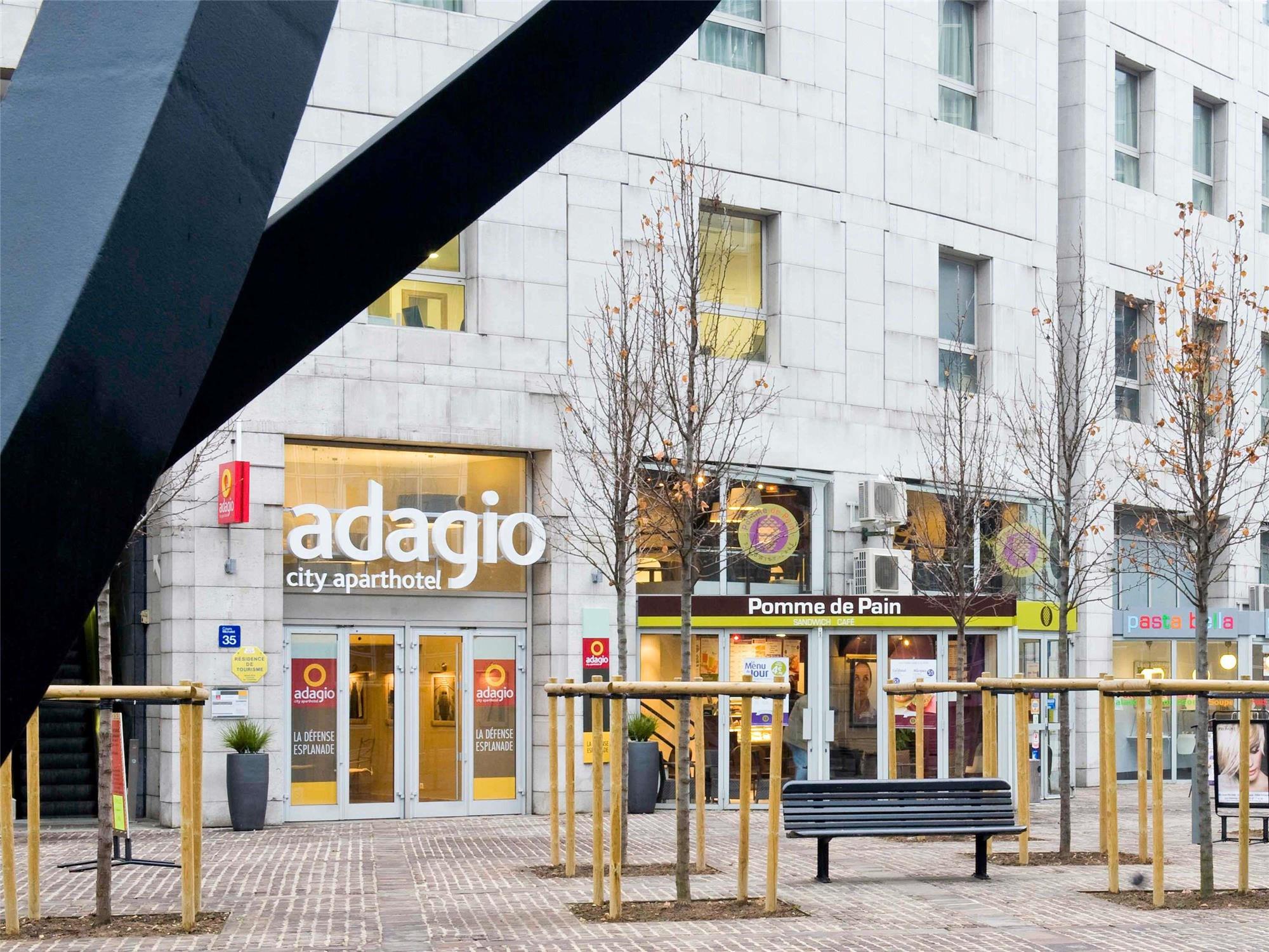 Aparthotel Adagio La Défense Esplanade 1