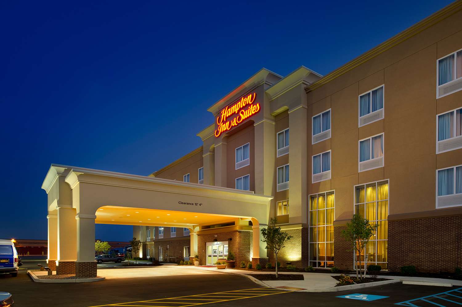 Hampton Inn & Suites Buffalo Airport 2