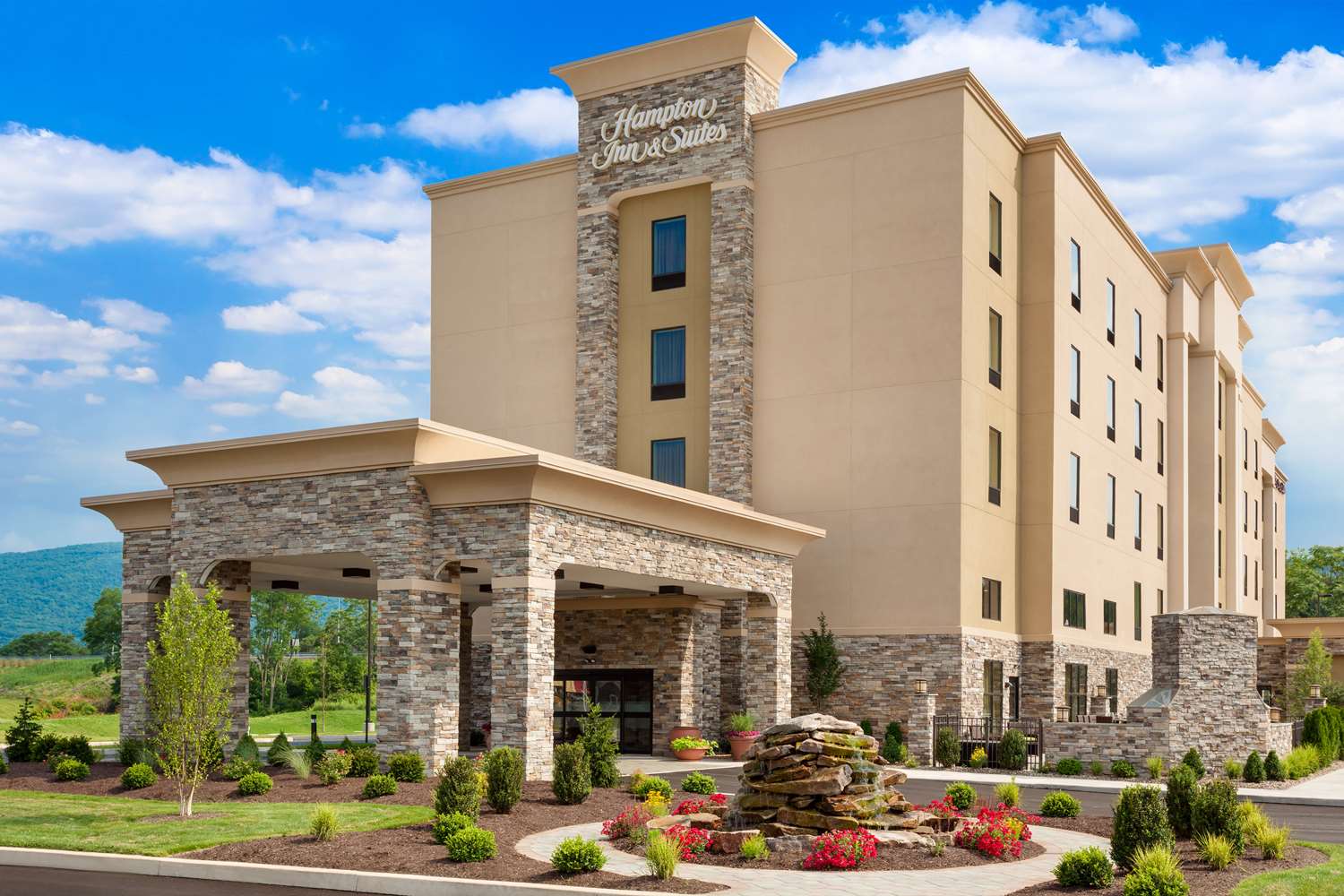 Hampton Inn & Suites Williamsport-Faxon Exit 1