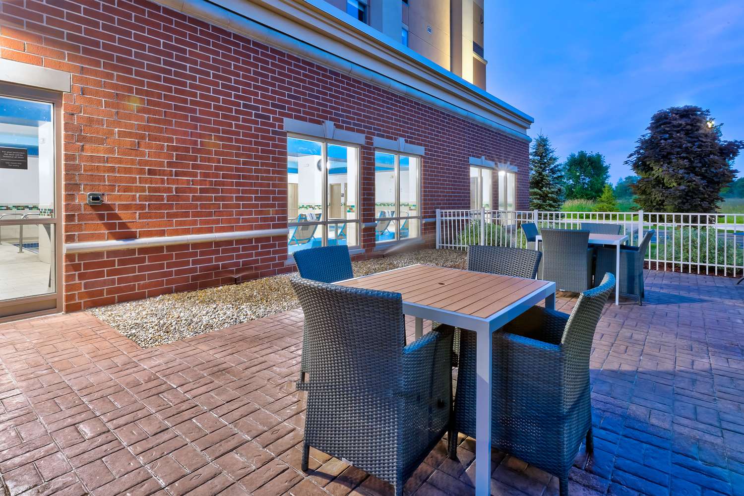 Hampton Inn & Suites Flint/Grand Blanc 2