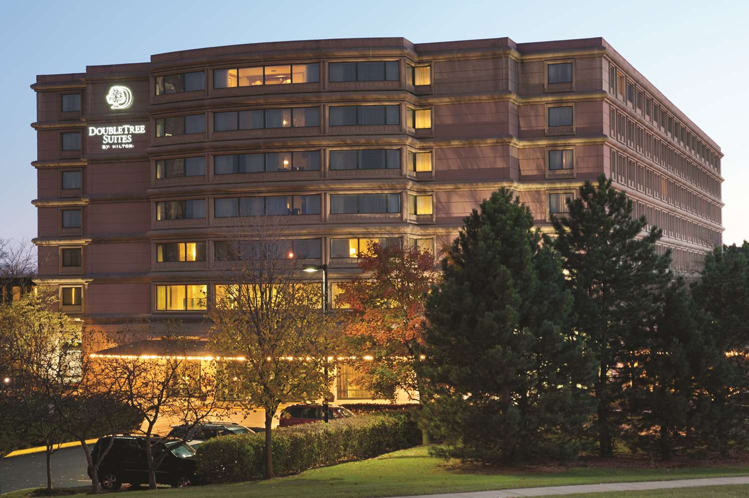 DoubleTree Suites by Hilton & Conf Ctr Chicago-Downers Grove 2