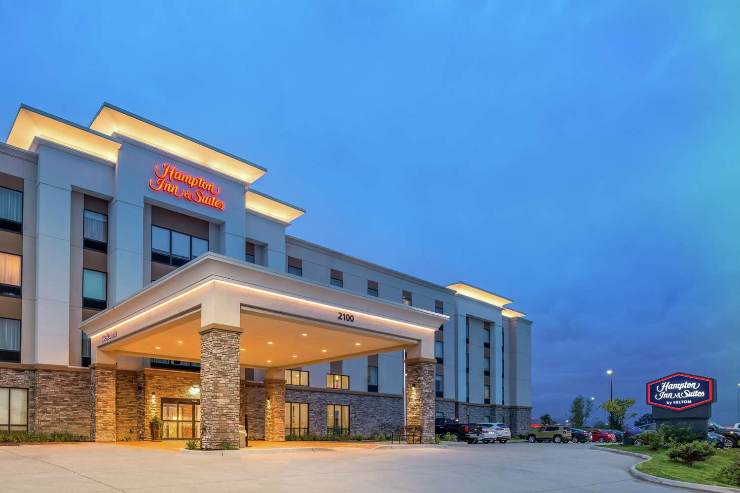 Hampton Inn & Suites Ames, IA 1