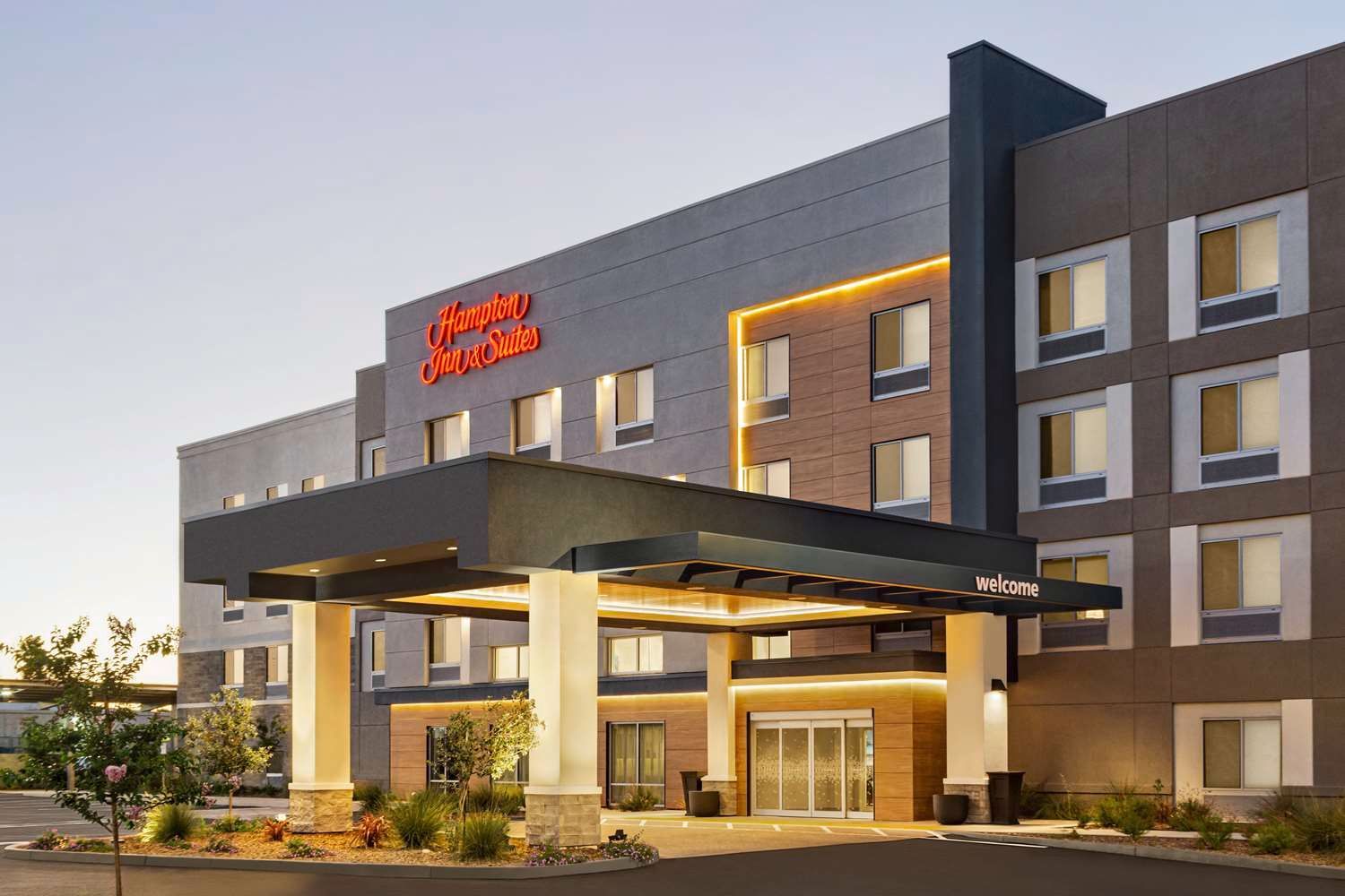 Hampton Inn & Suites Oroville 1