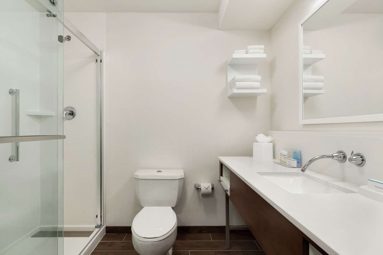 2 queen room