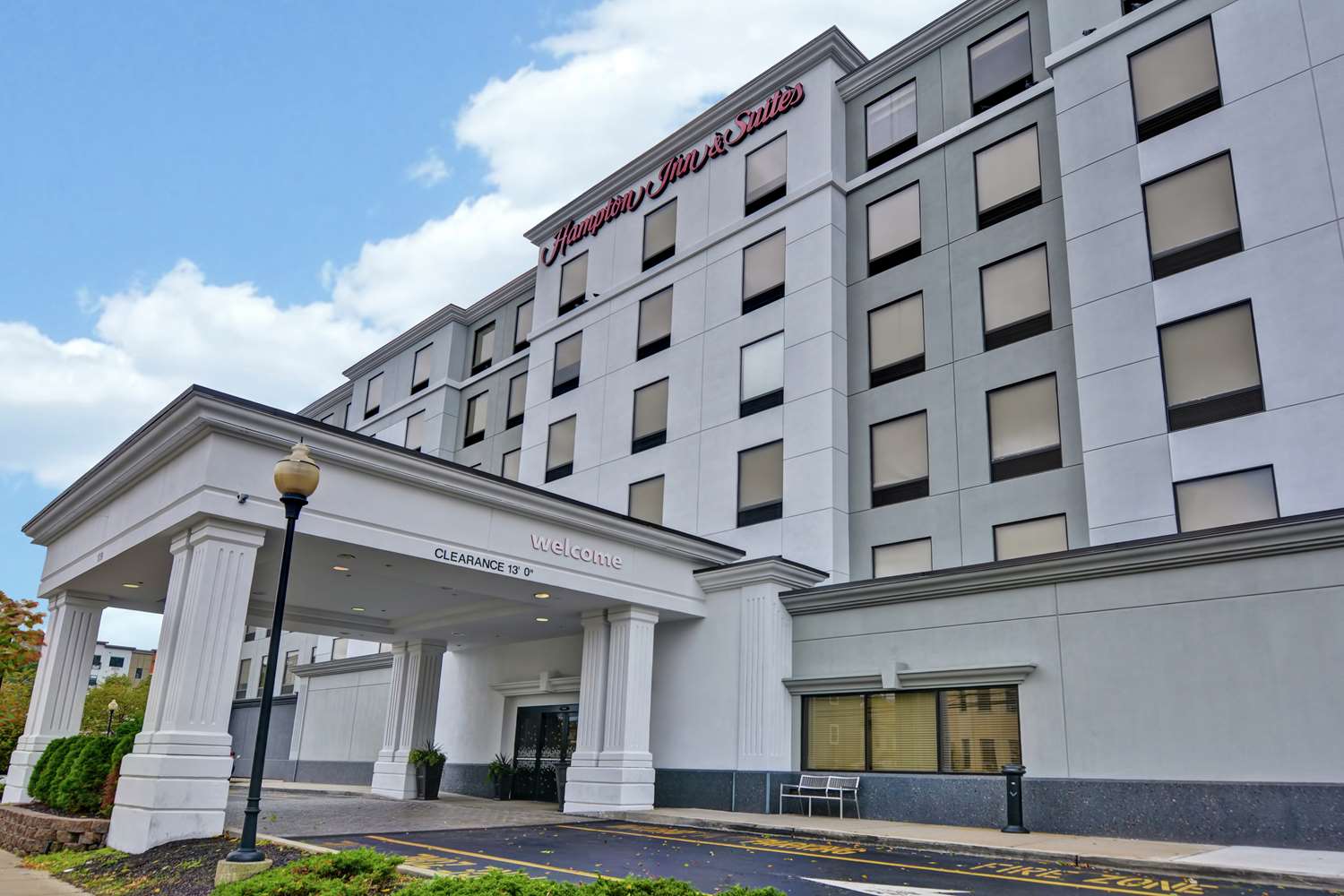 Hampton Inn & Suites Newark-Harrison-Riverwalk 2