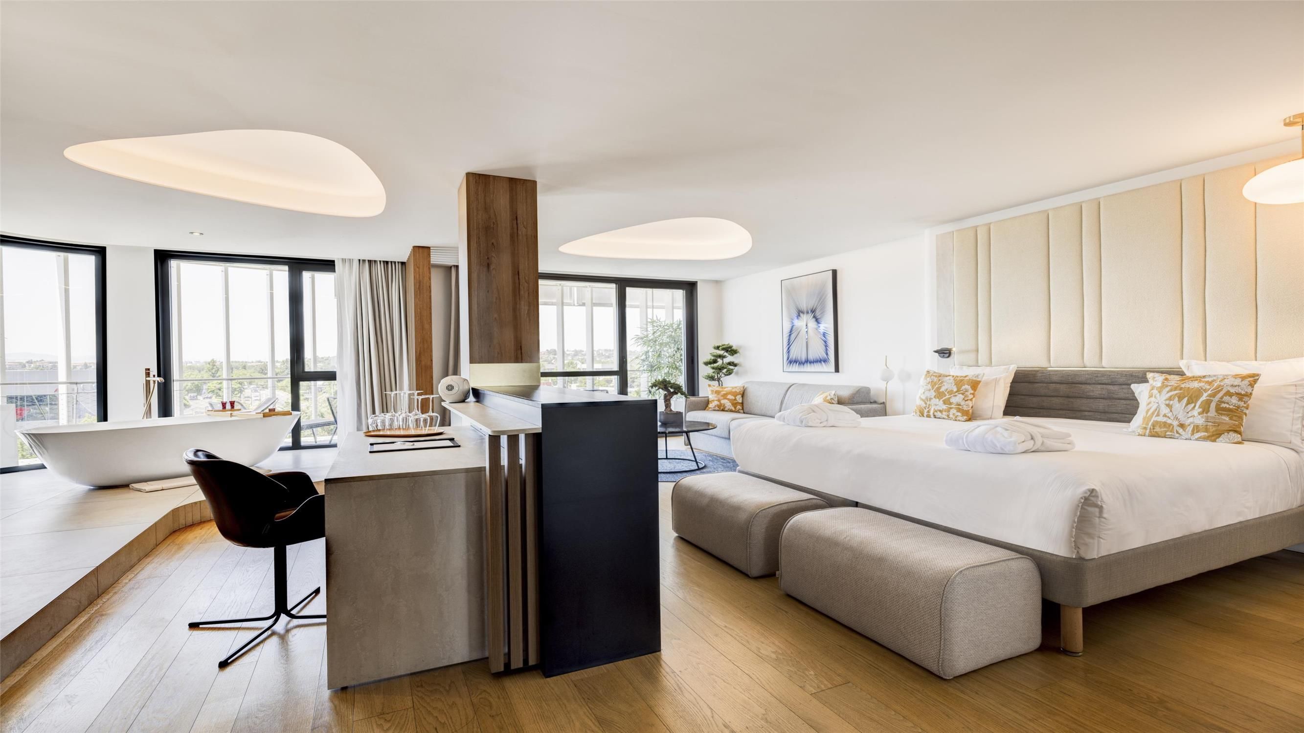 GOLDEN TULIP LYON OUEST TECHLID Hotel & Spa 1