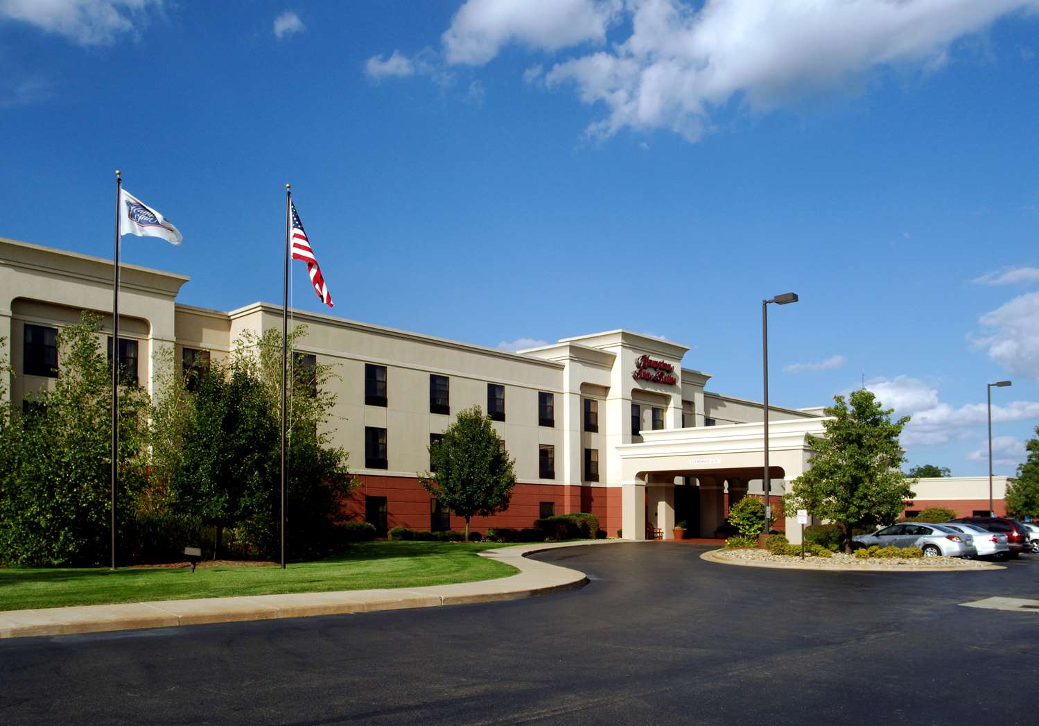 Hampton Inn & Suites Kalamazoo-Oshtemo 2