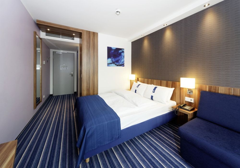Holiday Inn Express AUGSBURG by IHG 2