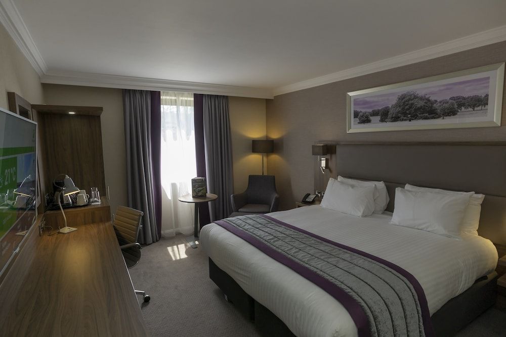 1 Super King Bed Premium