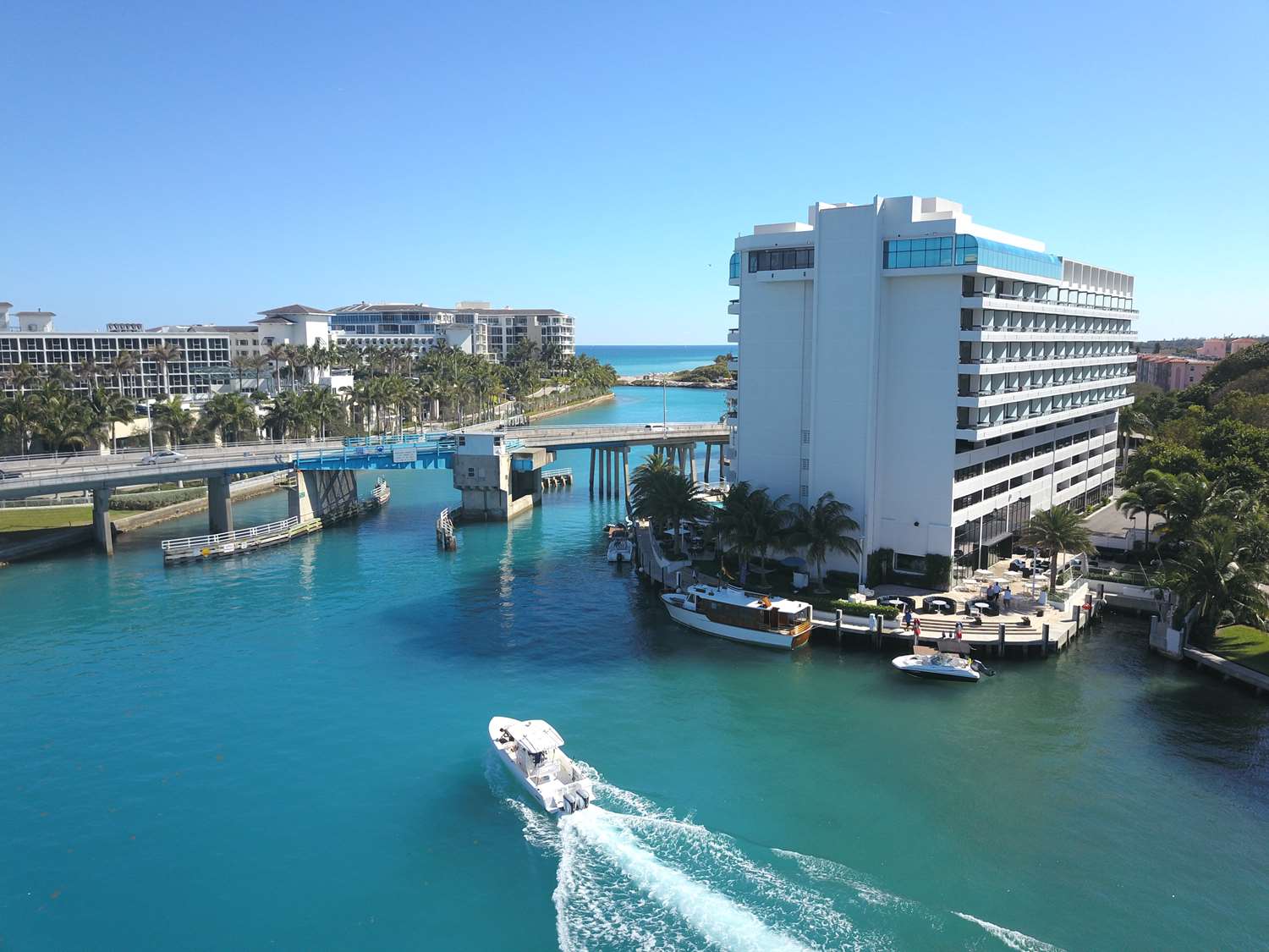 Waterstone Resort & Marina Boca Raton, Curio Collection by Hilton 2