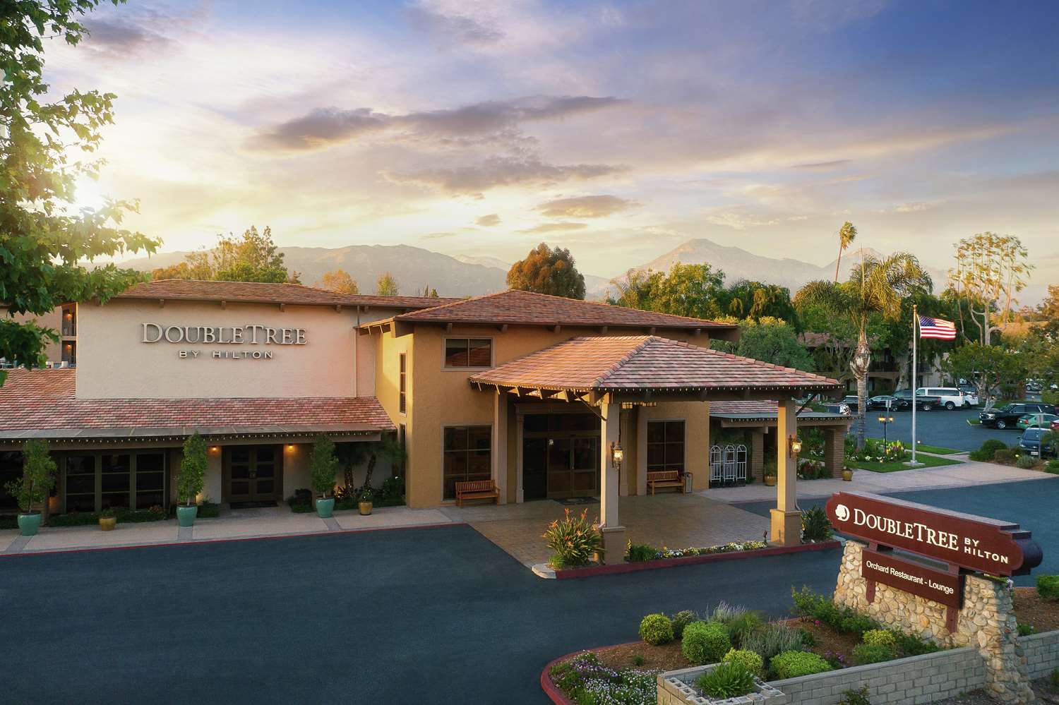 DoubleTree by Hilton Claremont 1