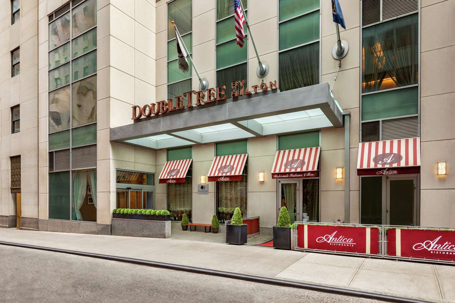 DoubleTree by Hilton New York Downtown 2