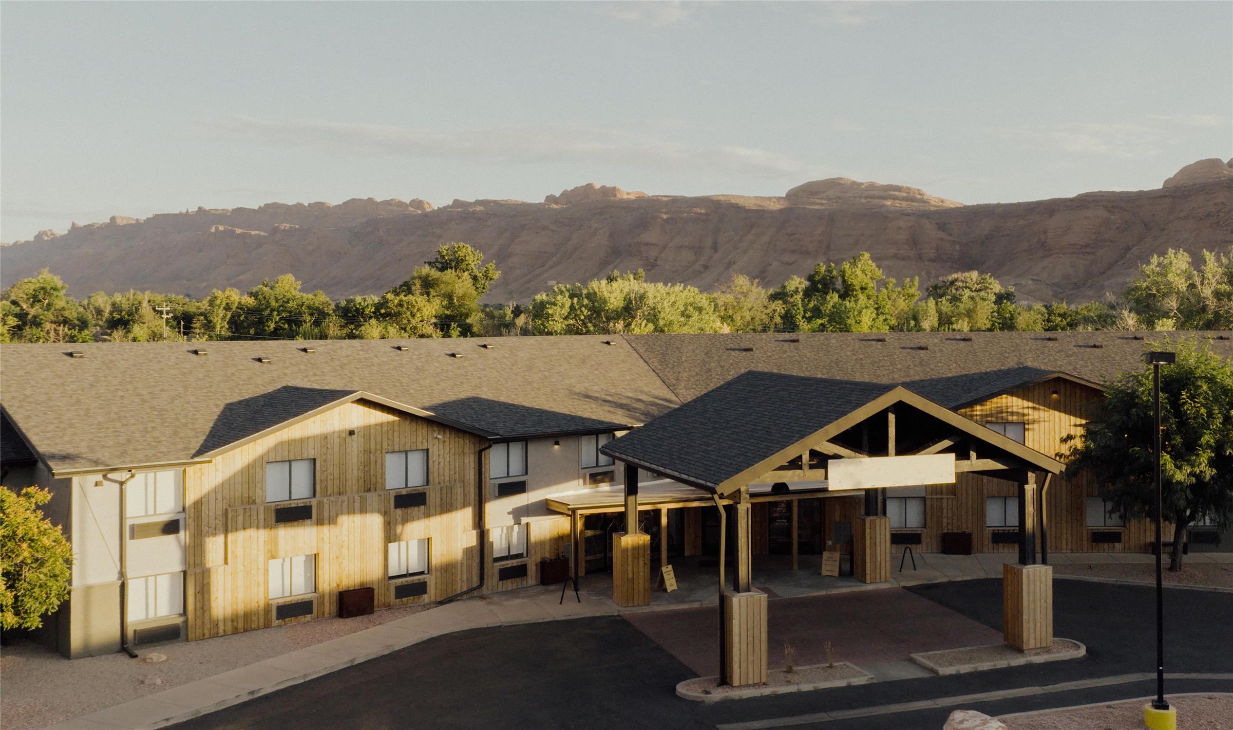 Slackline Moab, Outset Collection by Hilton 2